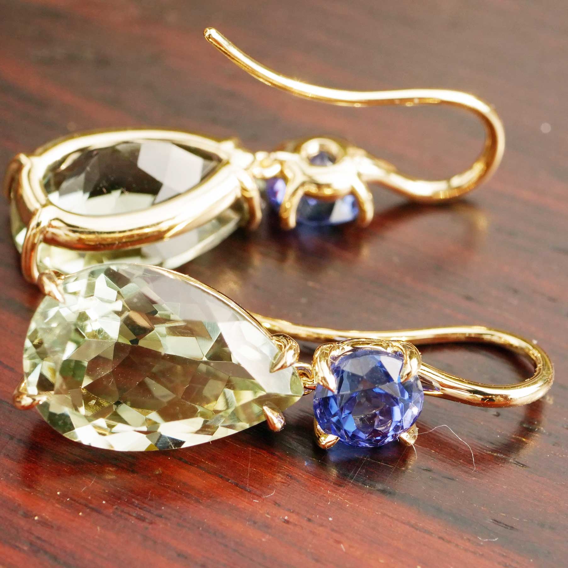 Bluetopaz Amethyst Earrings of high quality made in a traditional Italian goldsmith in Valenza, modern Design