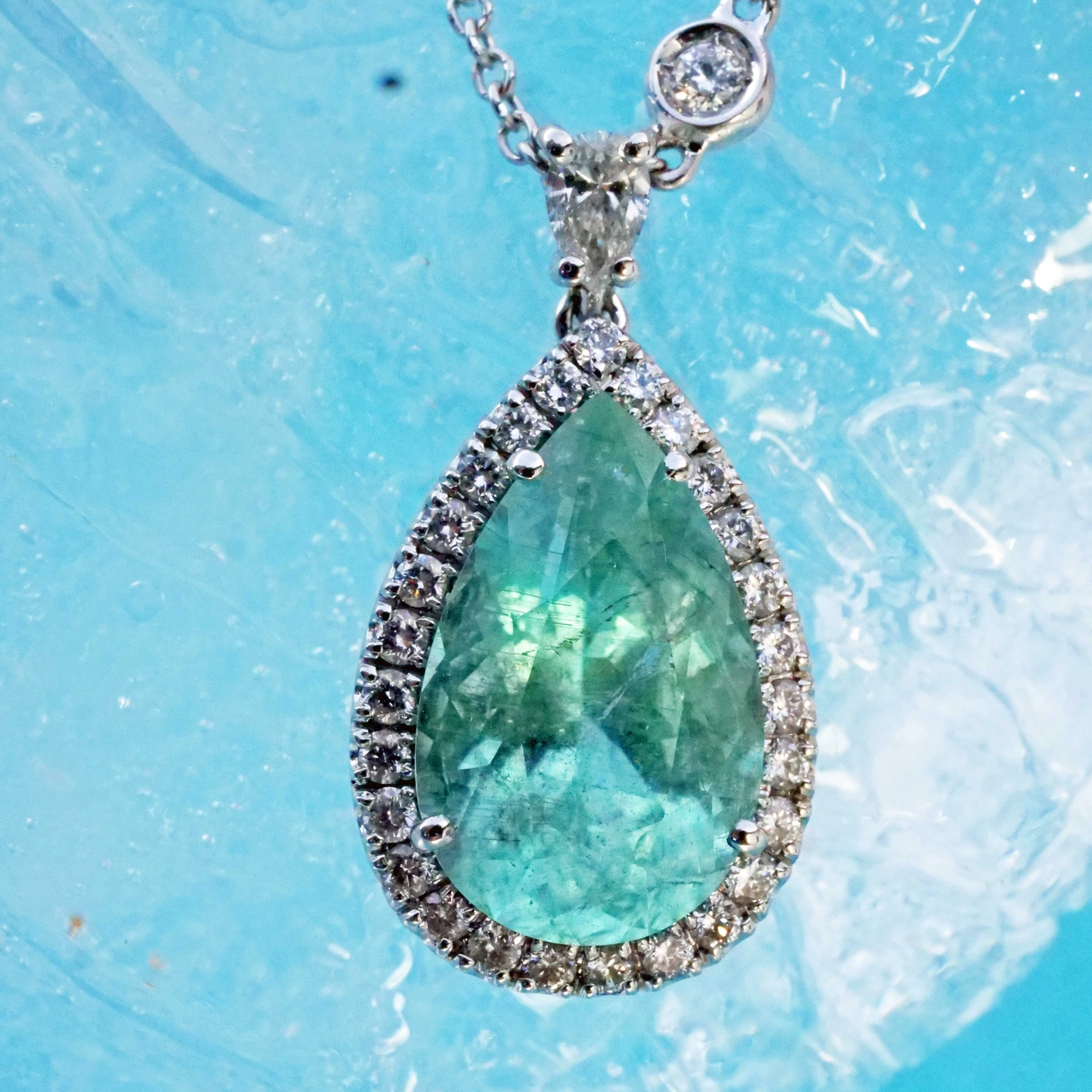 Paraiba Tourmalin Brilliant Necklace 3.89 ct 0.43 ct 18 kt White Gold..what a Icebreaker