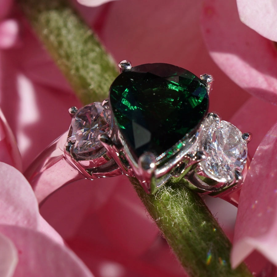 Demantoid (grüner Granat) Brillant Ring 900er Platin