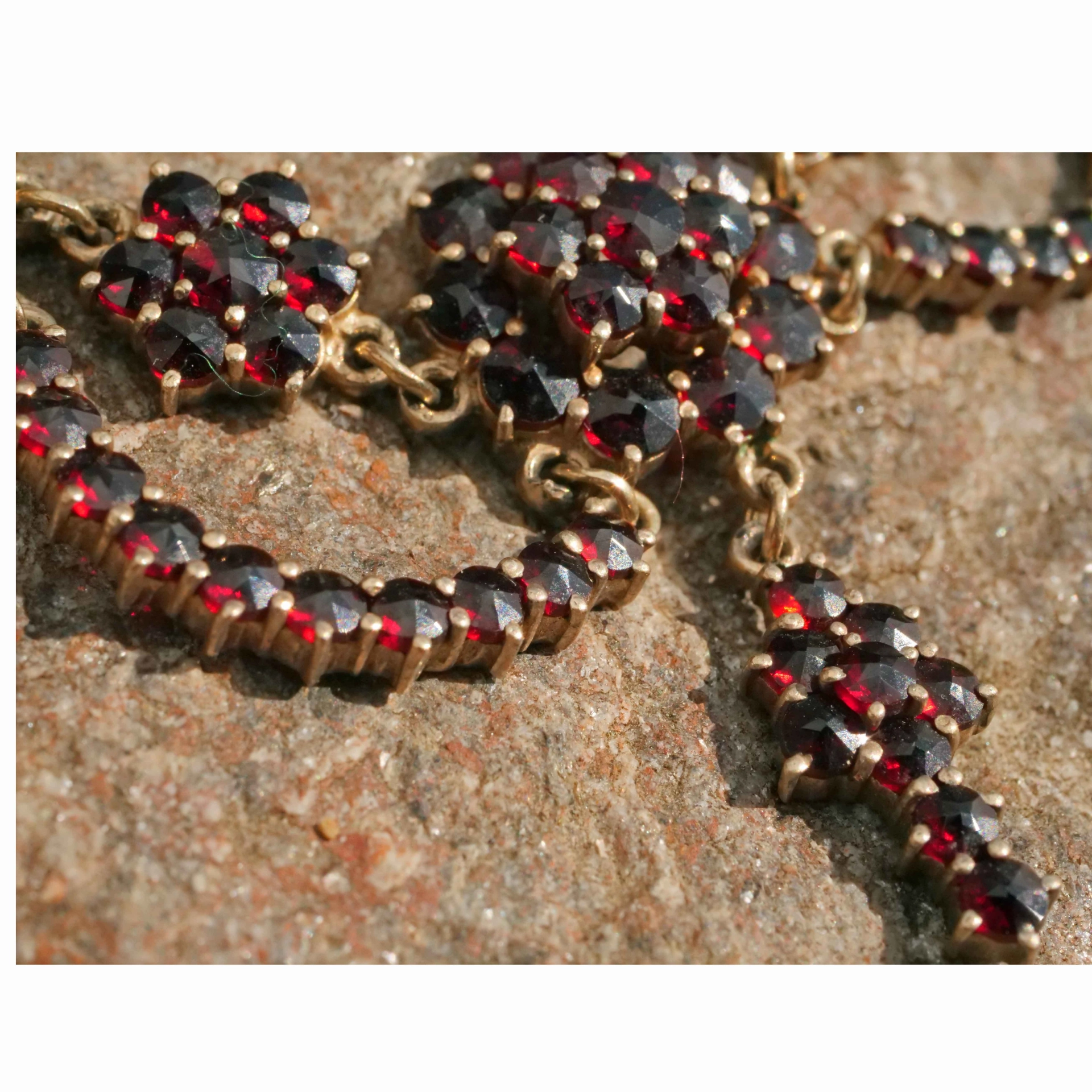 Bohemian Garnet Necklace Silver goldplated....so decorativ