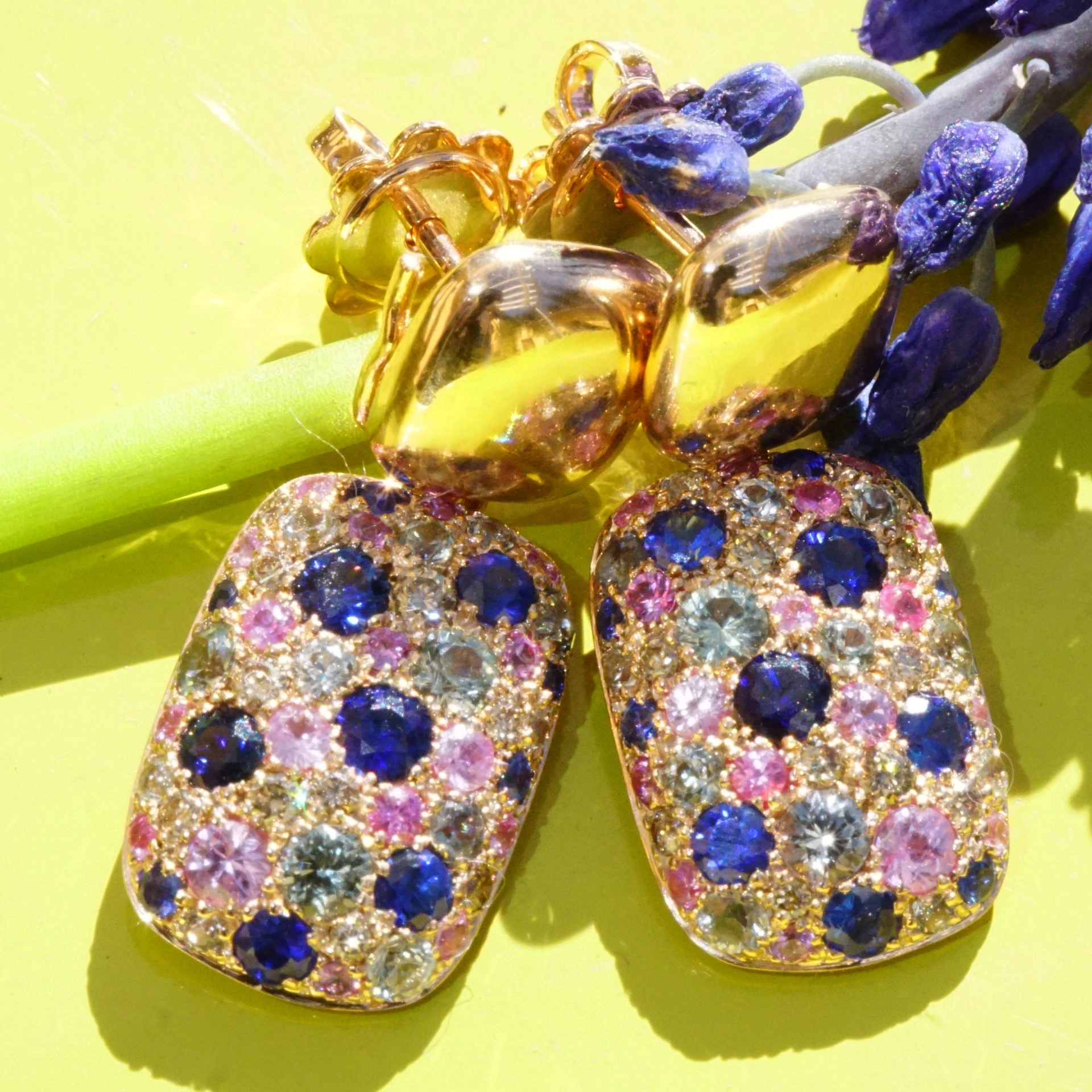 Saphire Diamond Earrings...18 kt Rose Gold...wonderful Play with Colors
