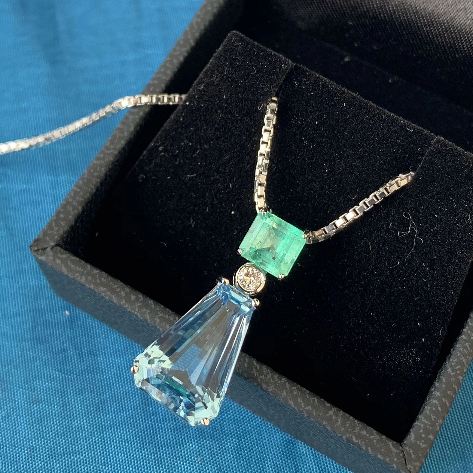 Smaragd Aquamarin Anhänger 4.13 ct 0.83 ct 750er Gold AAA+ Top Aquamarin