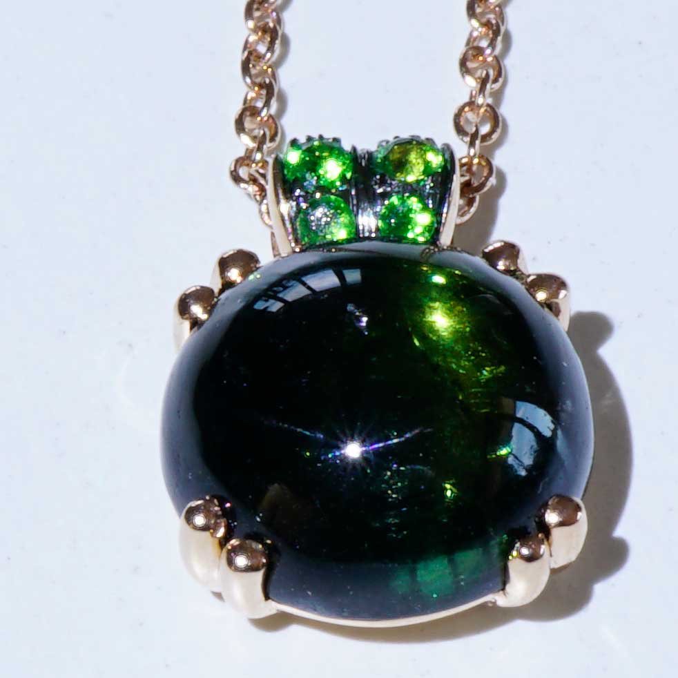 Tourmaline Tsavorite Pendant with Chain 750 Rose Gold... Bubbles.. round Gemstone Cabochons to fall in Love with