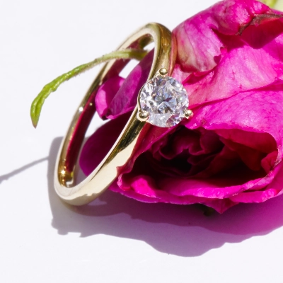 Round full cut brilliant Ring 0.50 ct D (very fine white) / VS2 (very small inclusions) with GIA report 18 kt Gold