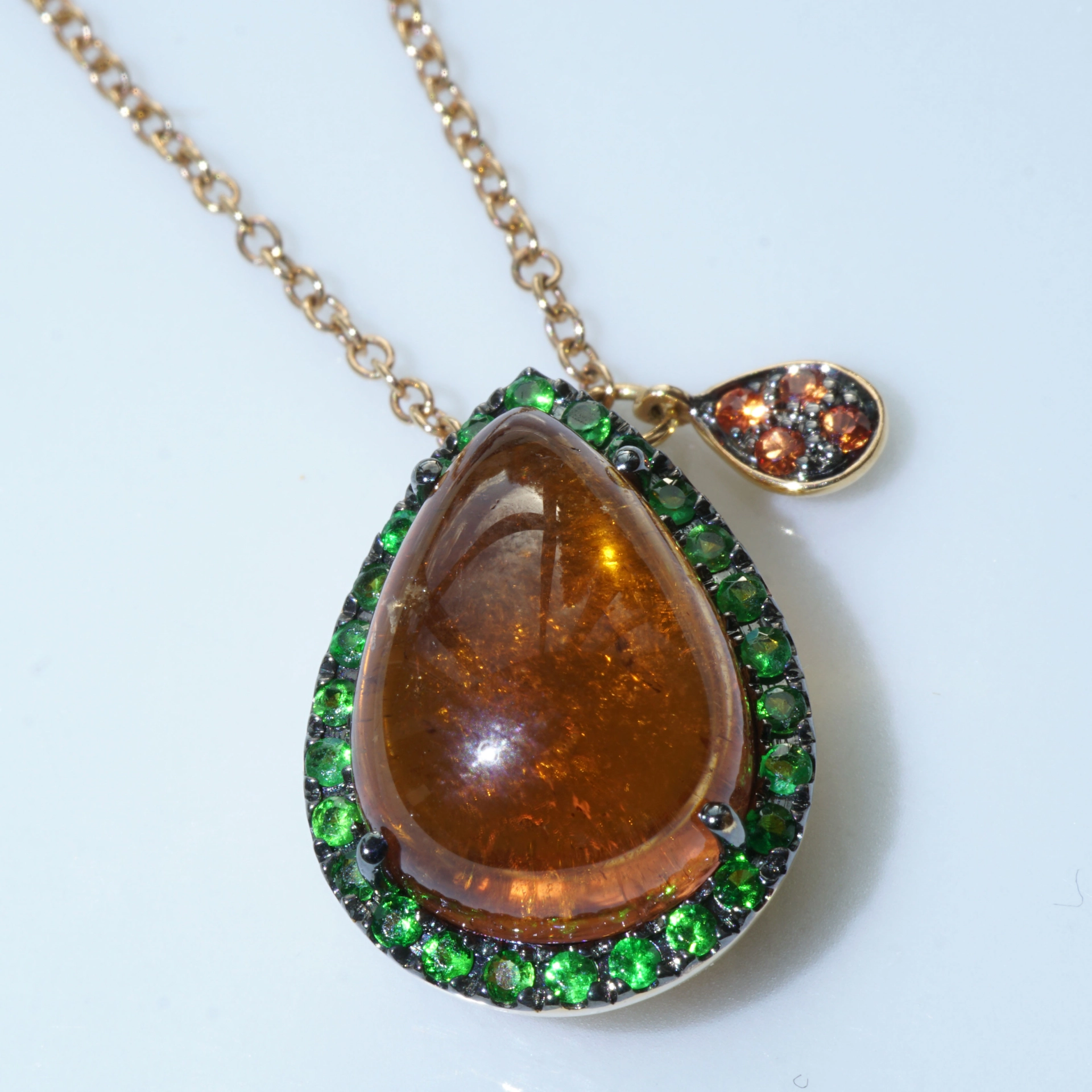 Turmalin Pendant..great Color...green Tsavorith and yellow-pinkish Turmalin and Saphire 18 kt Rosegold