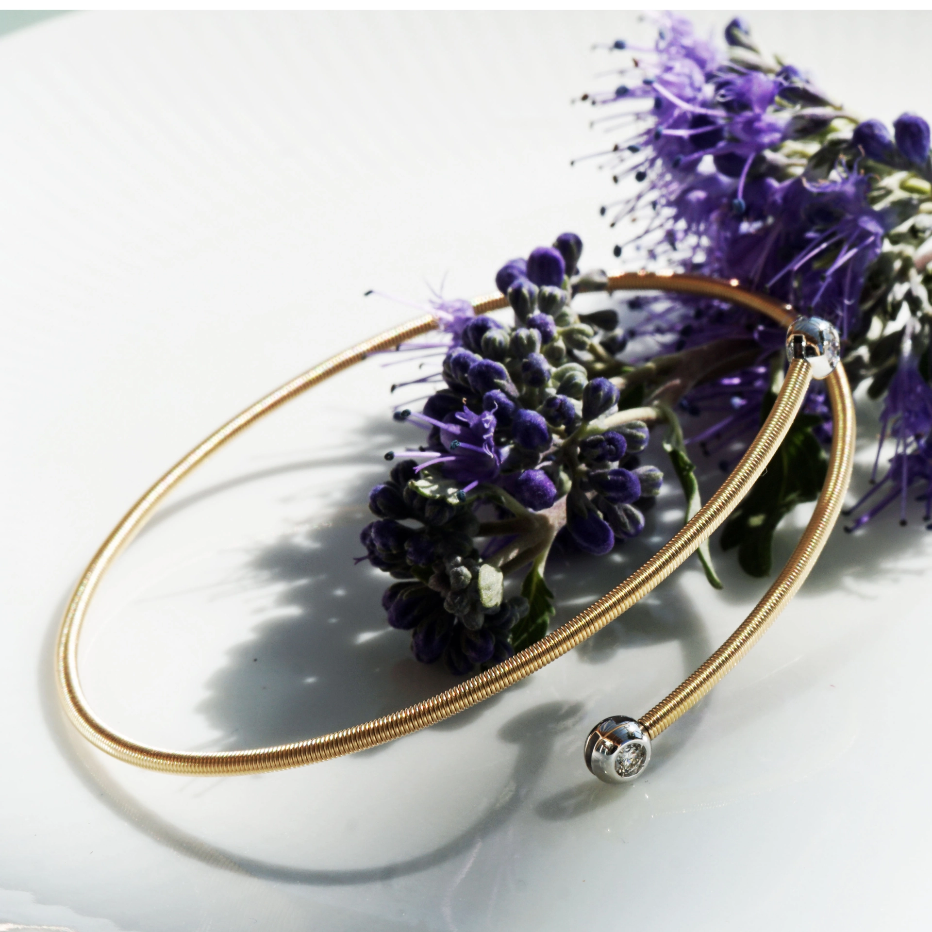 Brilliant Bracelet Ivy 18 kt Yellow Gold Wire Wrapping Präzion from Jewelery Silhouette Germany