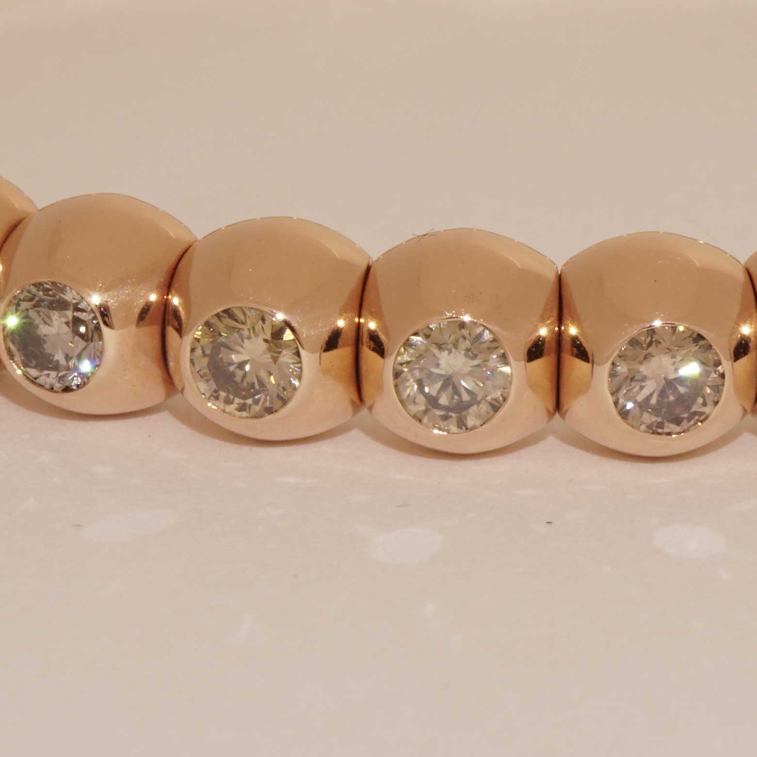 Flexi Brilliant Bracelet from Silhouette Jewelry Balloon 6.48 ct Brown SI 750 Rosegold