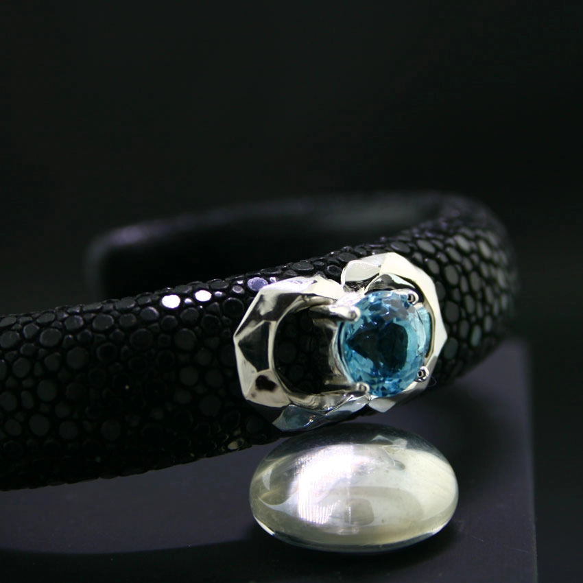 Topas-Rochenleder-Armreif, 925/-Silber
