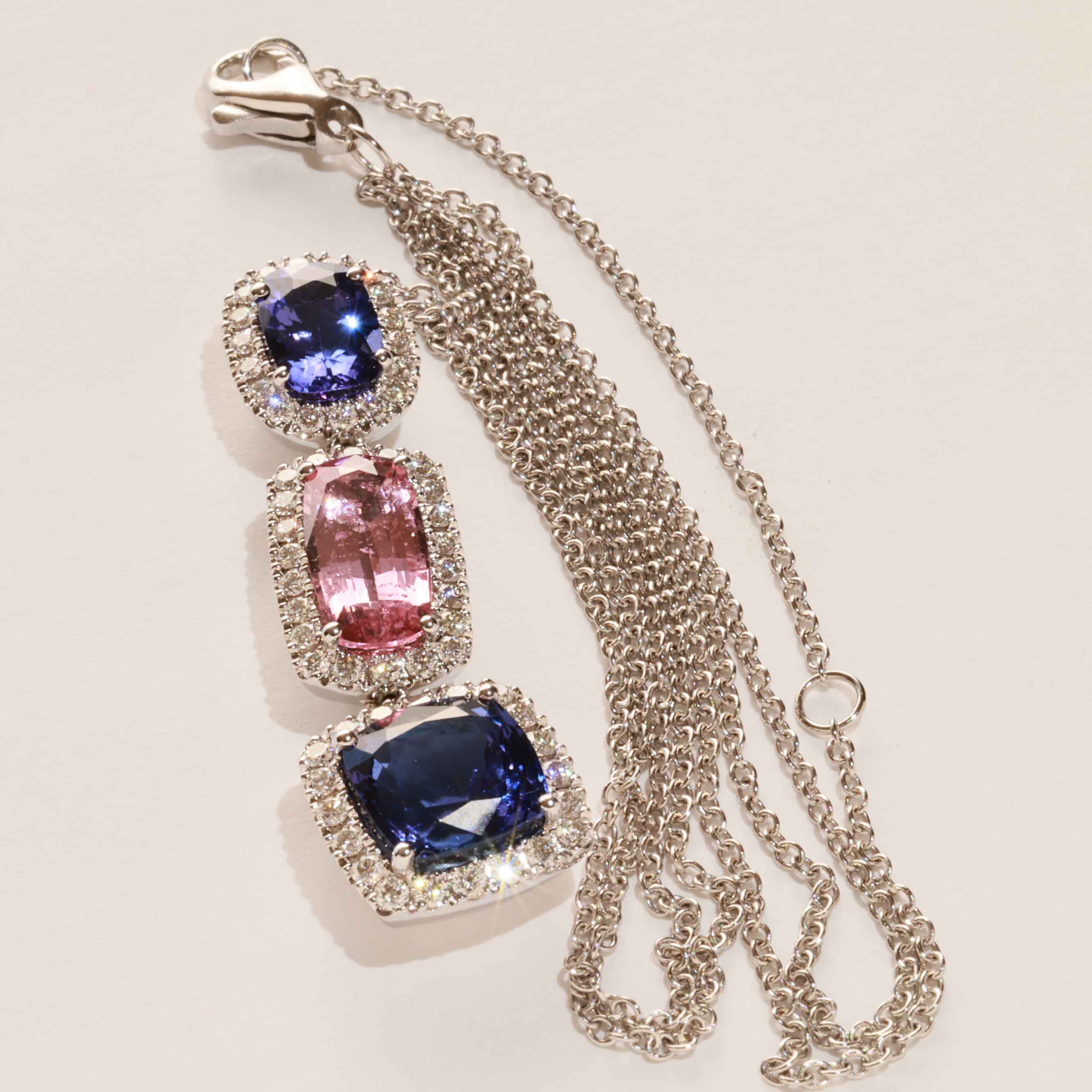 Tanzanite Spinel Brilliant Pendant w. Chain 750 White Gold 6 ct 0.70 AAA+ Blue Lily and Dream Pink