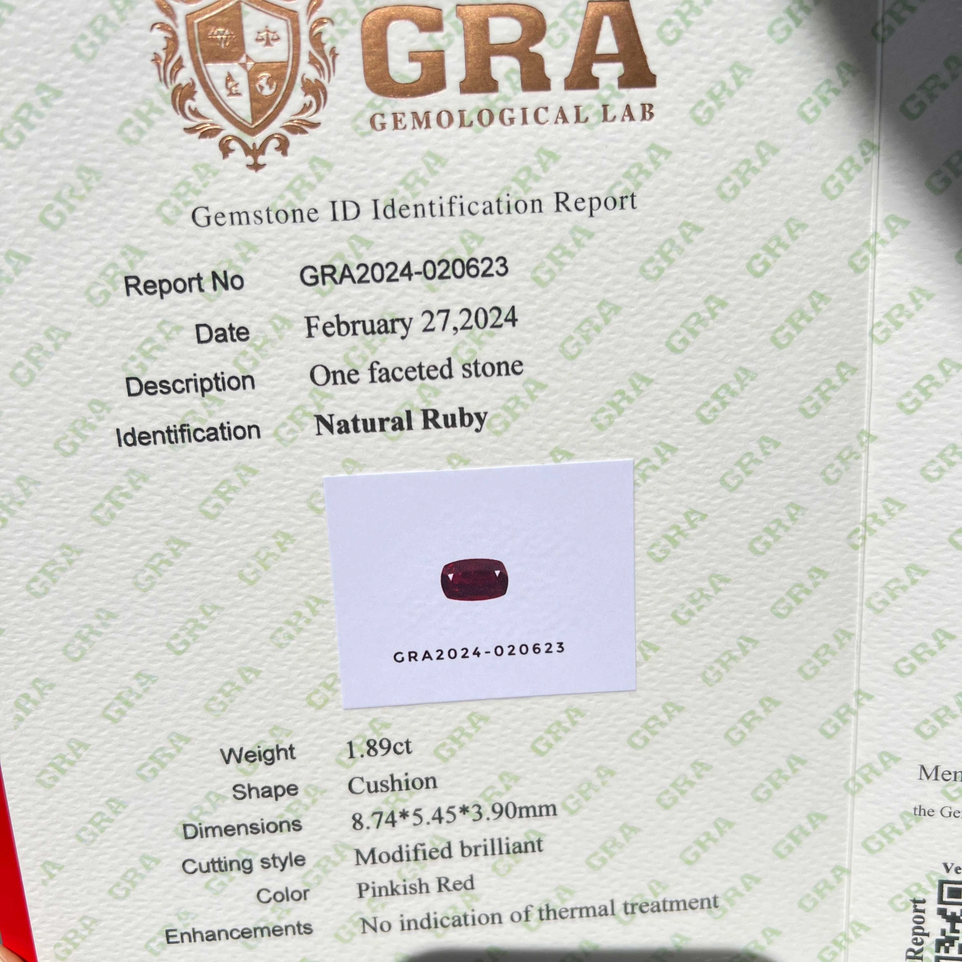 GRA certified untreated Ruby ​​(Andilamena / Madagascar) in fine ruby ​​color red/viole 1.89 ct