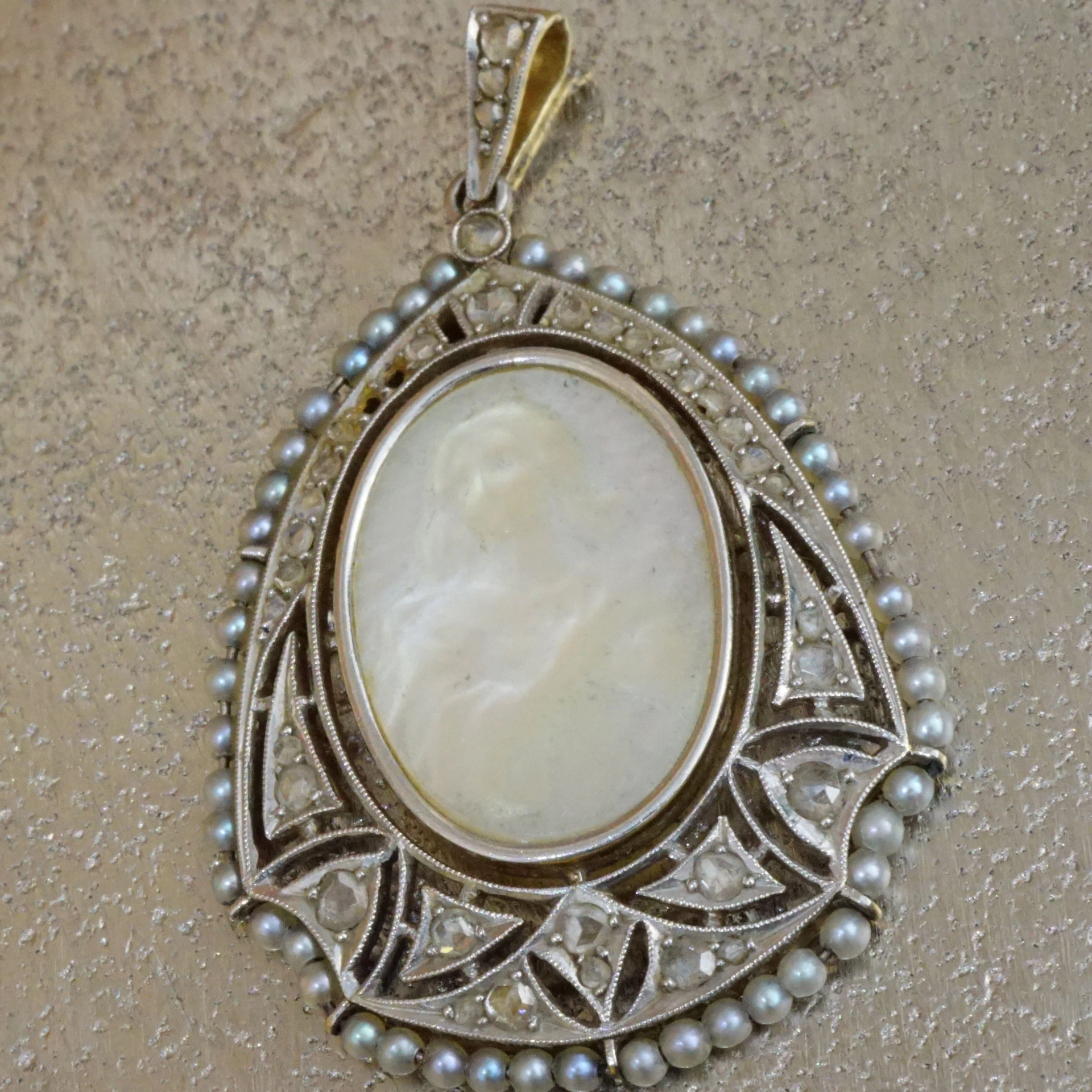 Original Art Nouveau Pendant in Platinum Yellow Gold around 1920