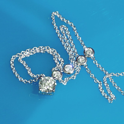 Round full cut brilliant approx. 0.60 ct D (very fine white) / SI2 (small inclusions) with GIA report