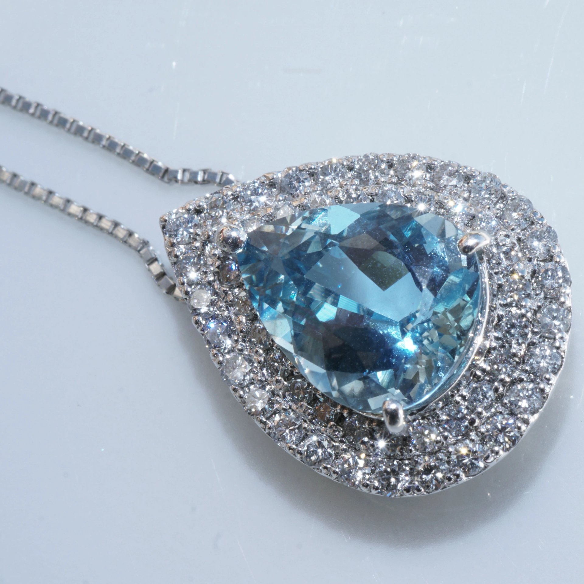 Santa Maria Aquamarin Brilliant Pendant 2.73 ct  950 platinum 0.63 ct Rare Color