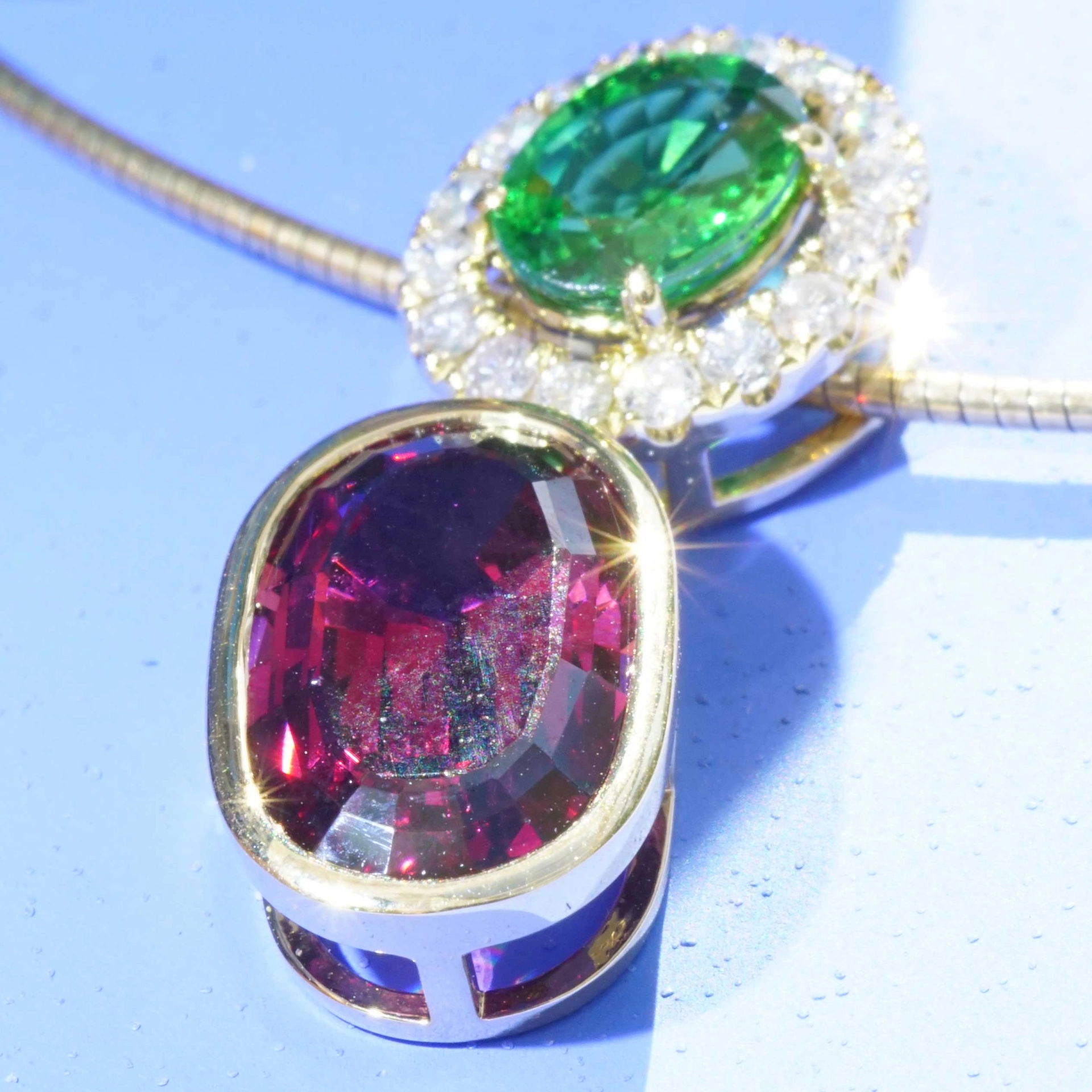 Pendant with fine Garnet Tsavorite and diamonds...red green Combination..phantastic!