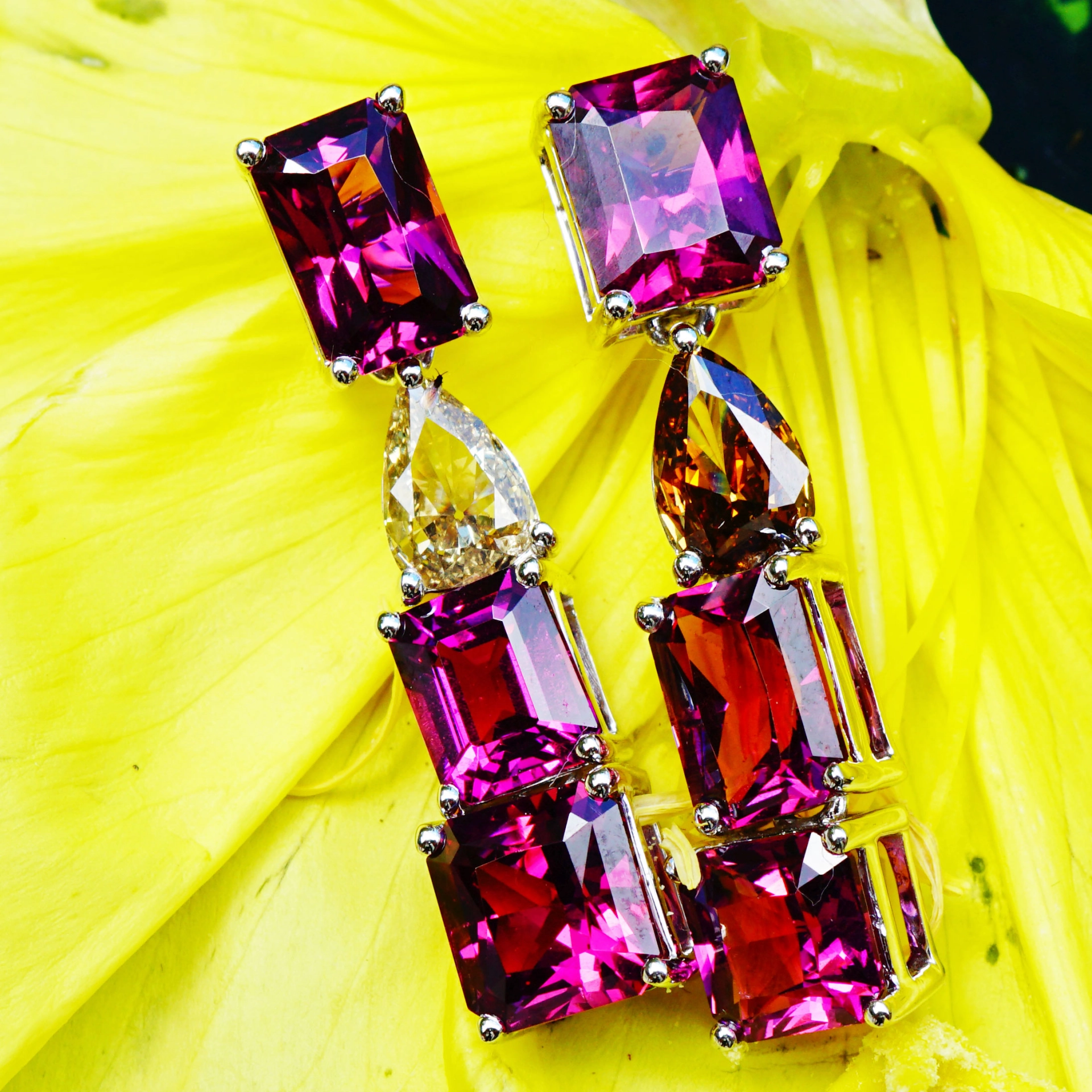 Magenta Garnet Diamond Earrings 18 kt White gold....Mosambique