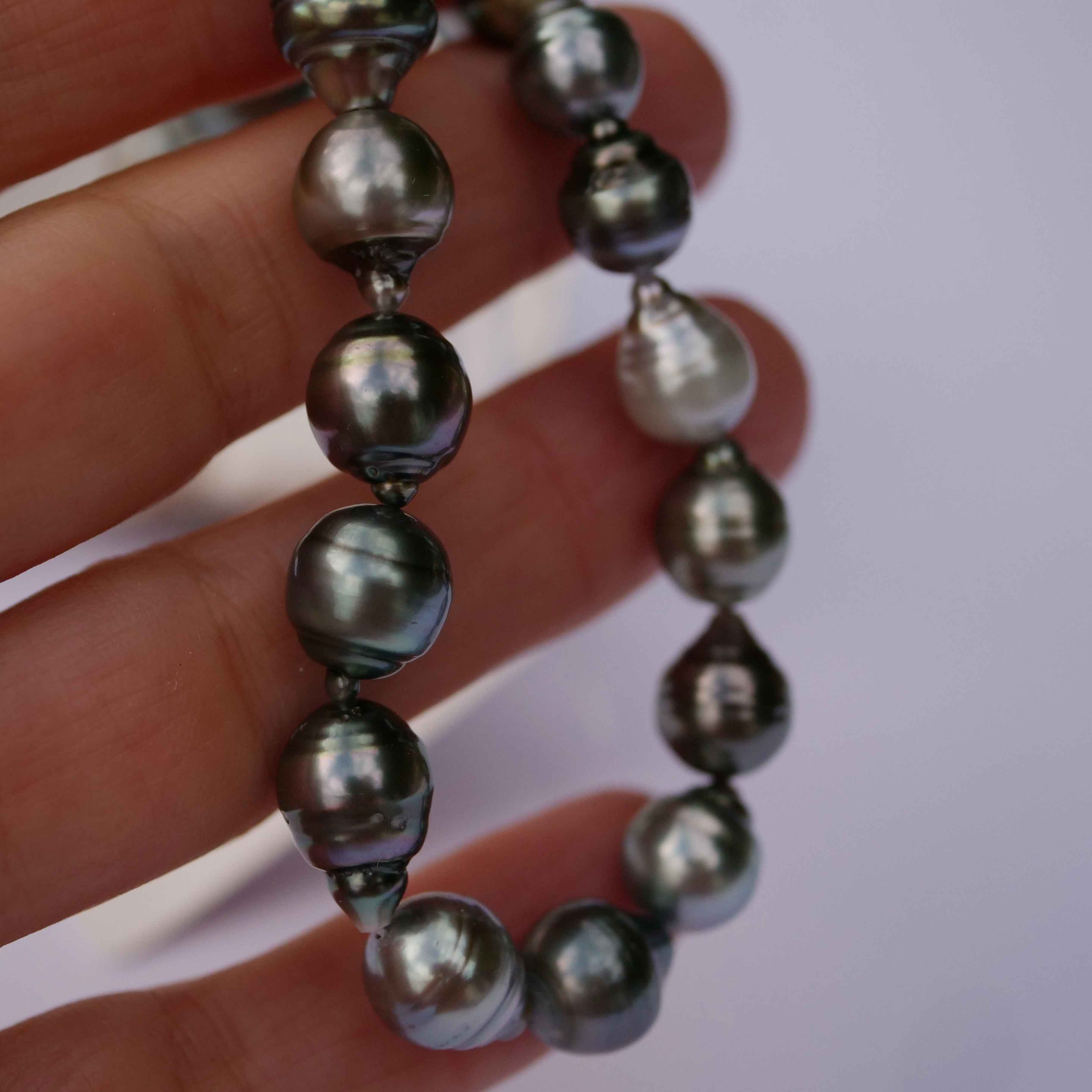 Tahitian cultured Pearl Strand 8-11 mm baroque strong Luster untreated