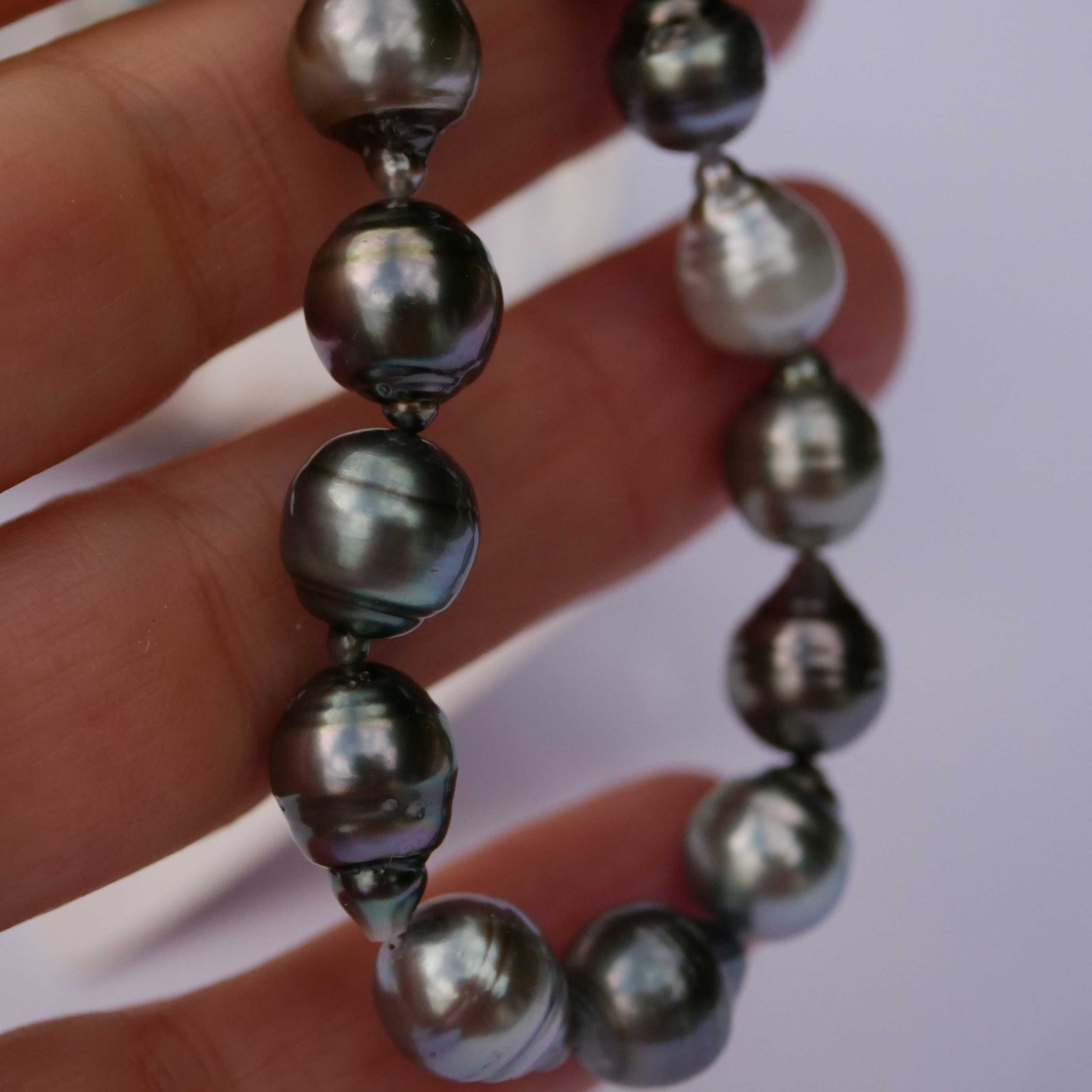 Tahitian cultured Pearl Strand 8-11 mm baroque strong Luster untreated