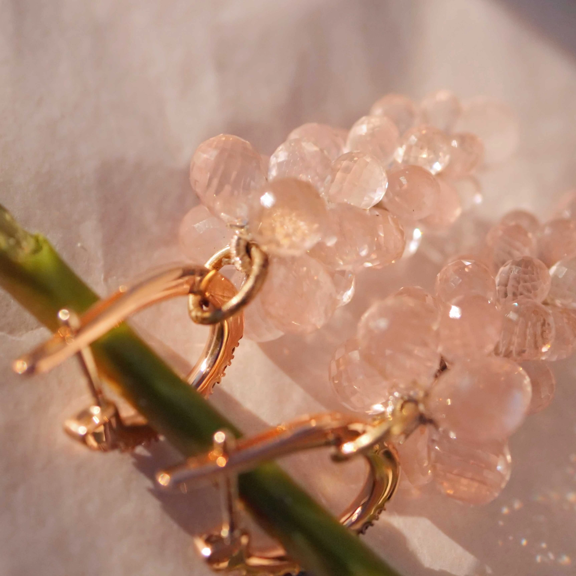 Grape Pendant Rose Quartz 14kt Yellow Gold 16.5 ct....skillfully made