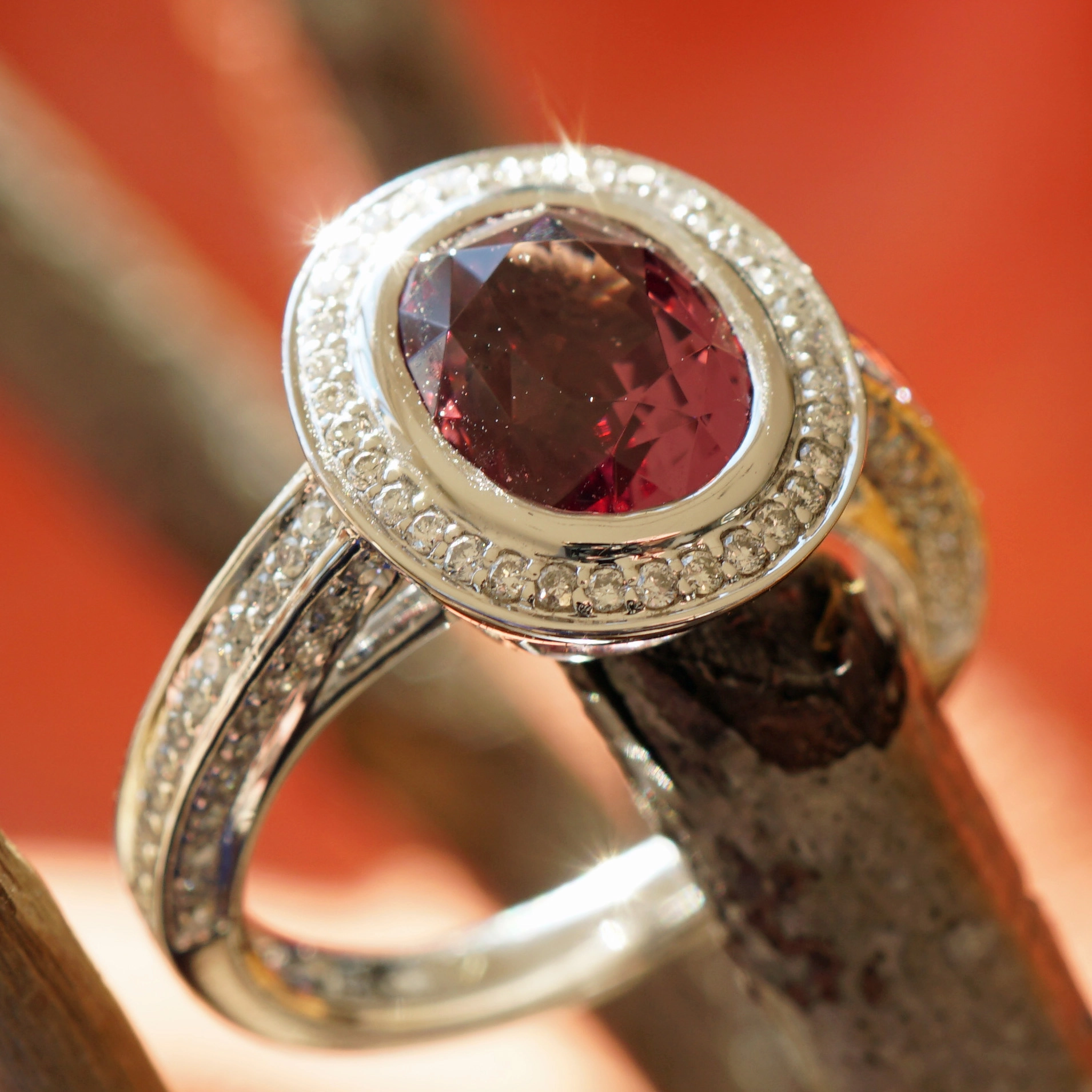 Malaya Granat Brillant Ring 4.64 ct 750er Weißgold Wow Farbe