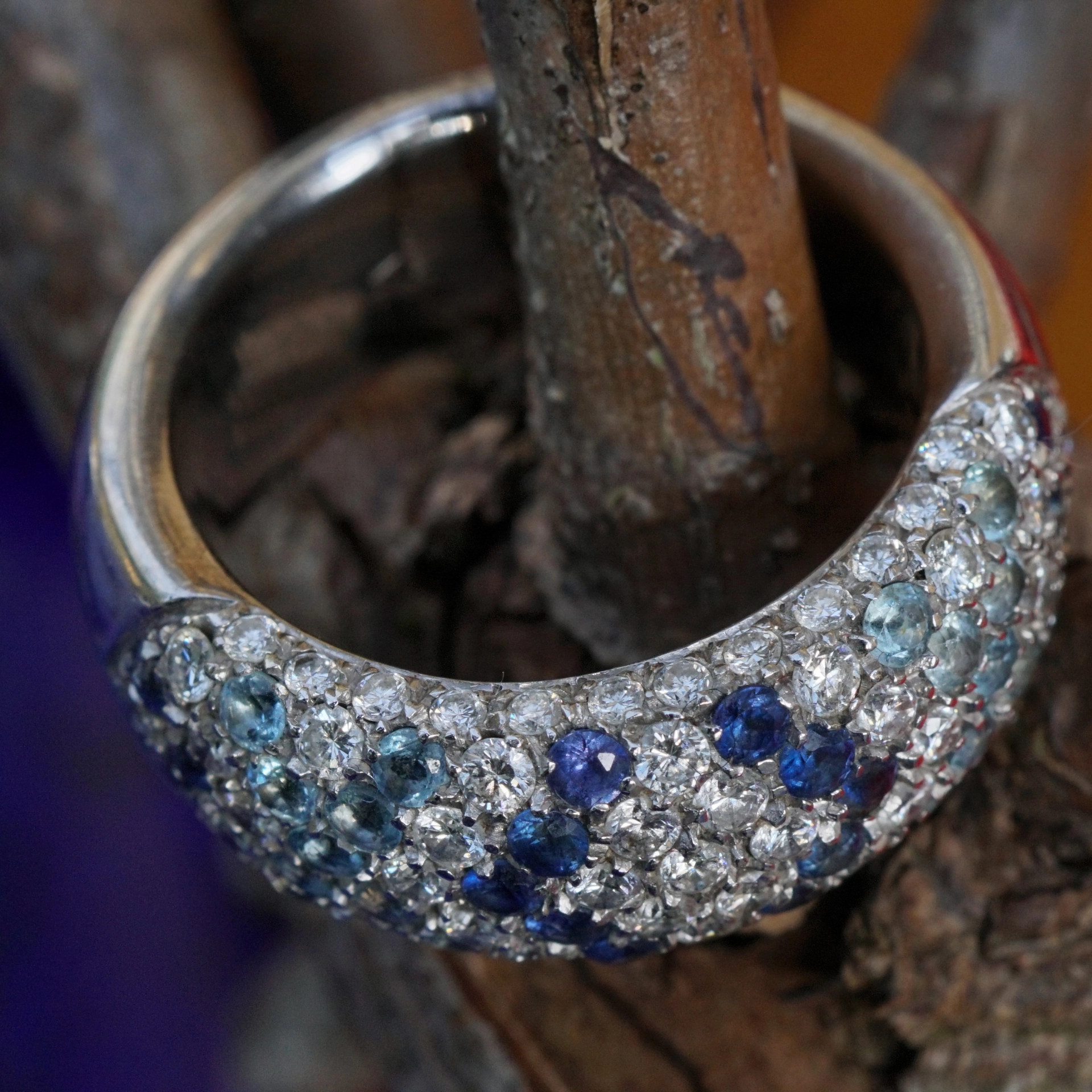 Halbmemoire Ring Nachlass Brillanten Saphiren Topasen 1.56 ct TW IF 750er Gold