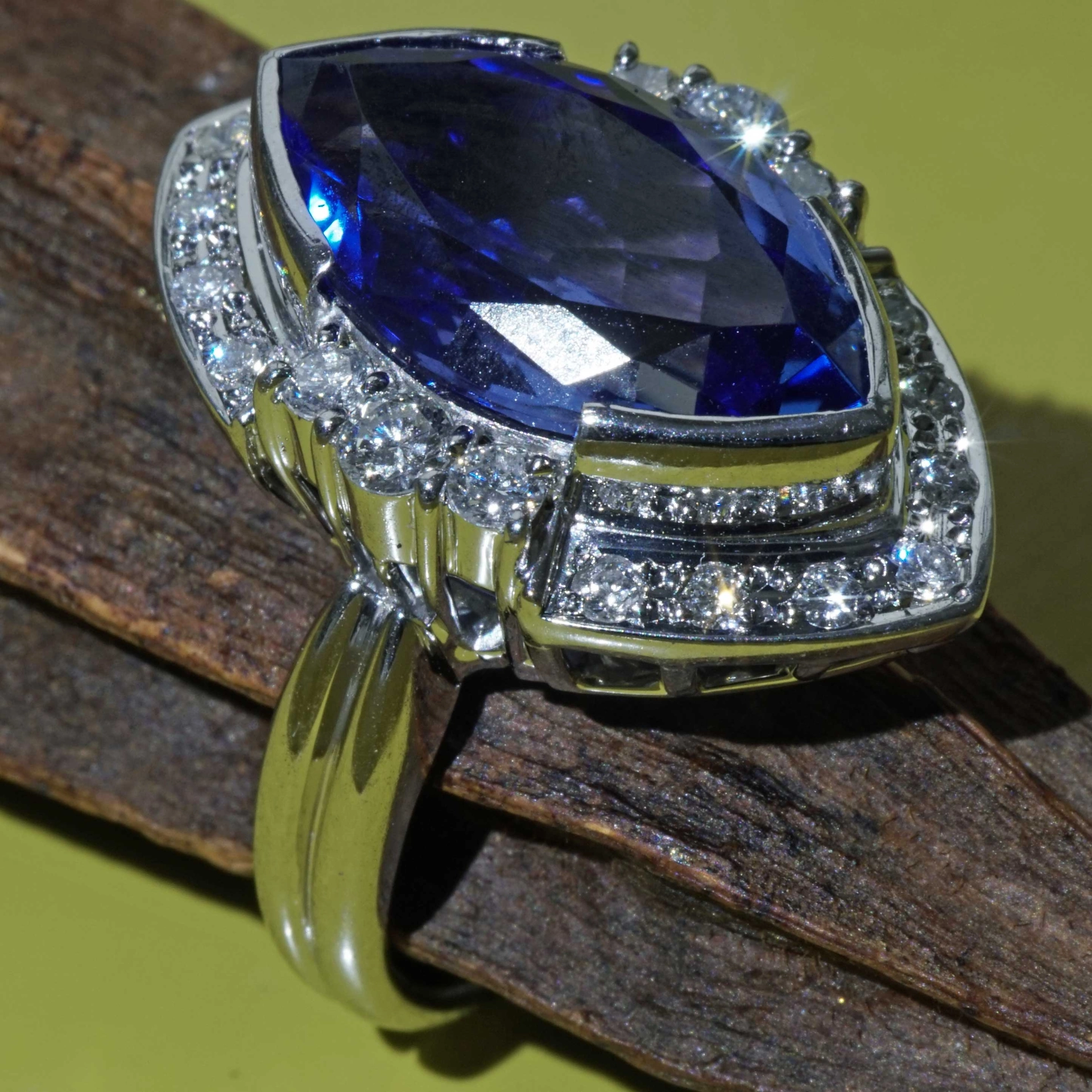 Tanzanite Brilliant Ring 900 Platinum 6.42 ct 0.50 ct.. Star of Africa in Navette Shape...soooo beautiful