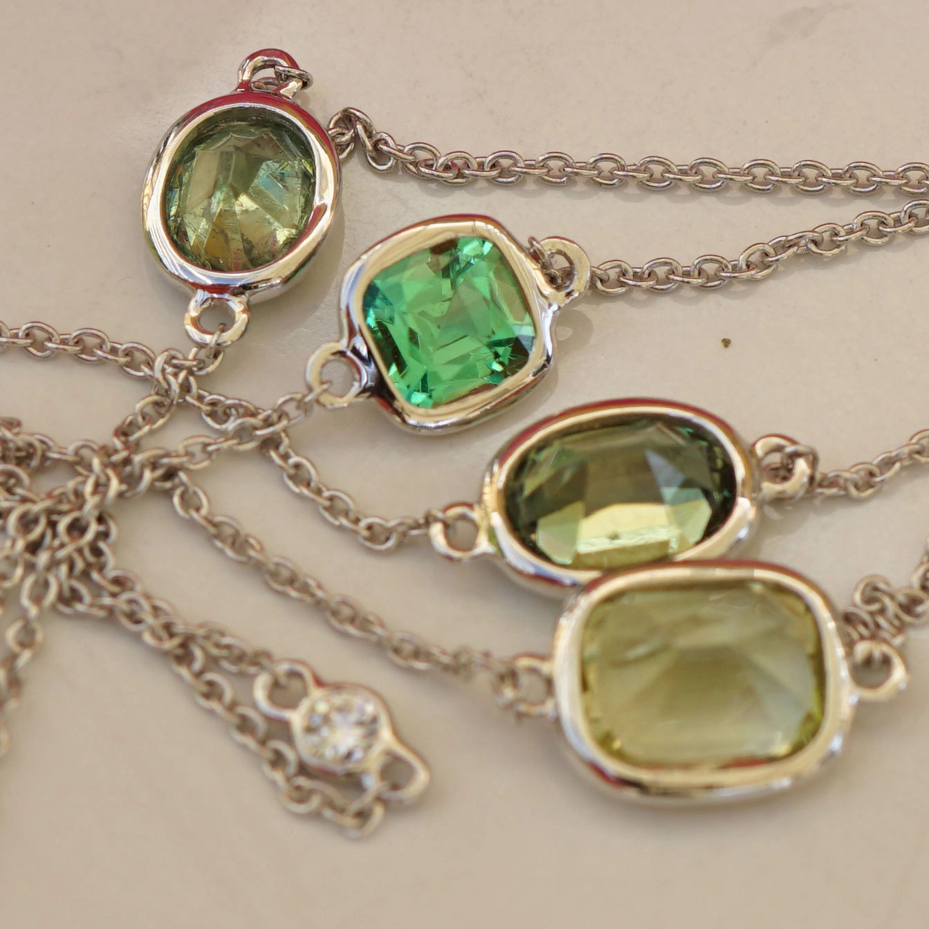 Tsavorith Demantoid Tourmaline Brilliant Necklace 18 kt White Gold 50 cm