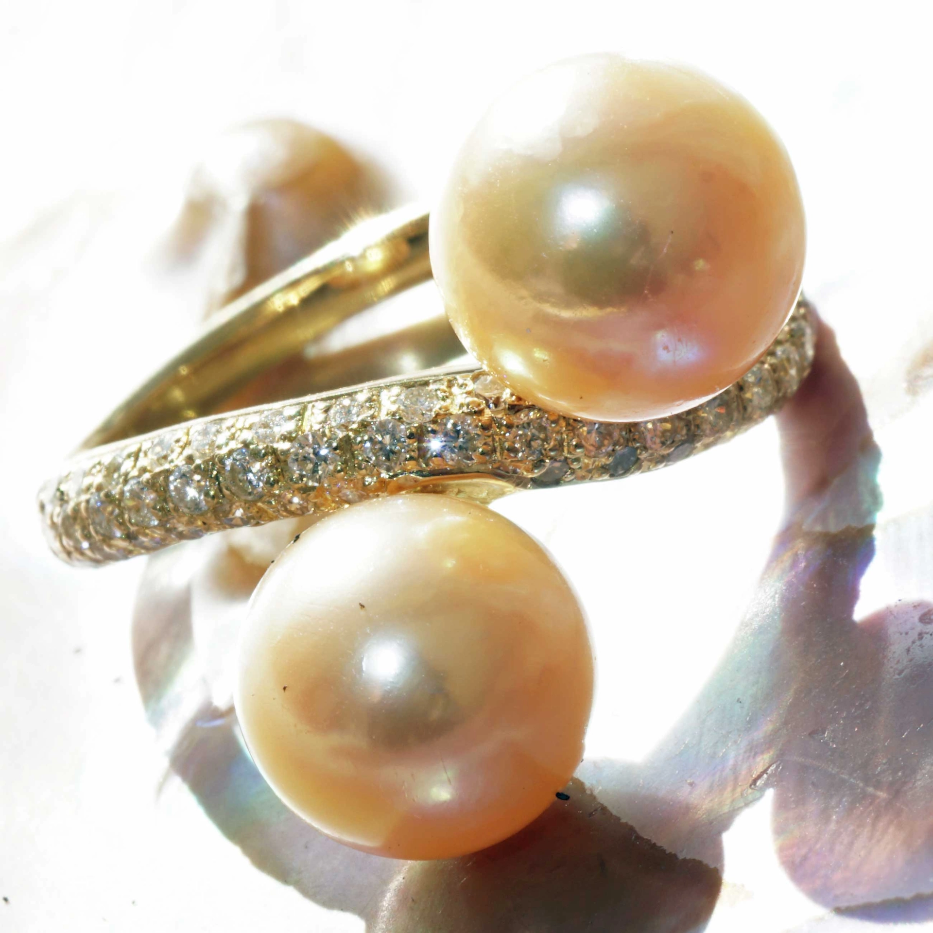 Southsea Pearl Brilliant Ring 18 kt Yellow Gold 0.51 ct W / VS-SI very elegant