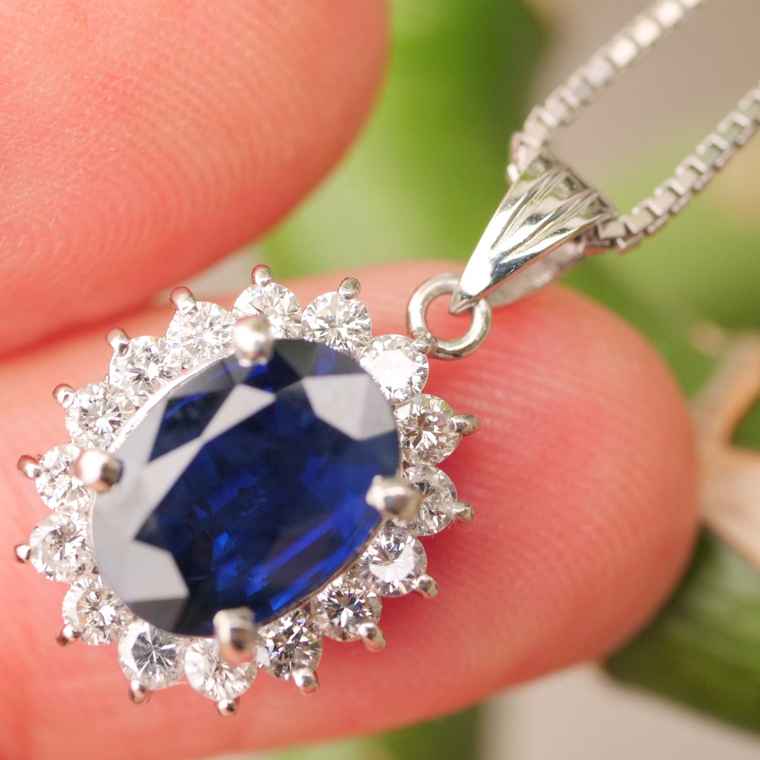 Royal Blue Sapphire Diamond Pendant in 900 Platinum with Chain 2.81 ct 0.73 ct TW-W VS-SI