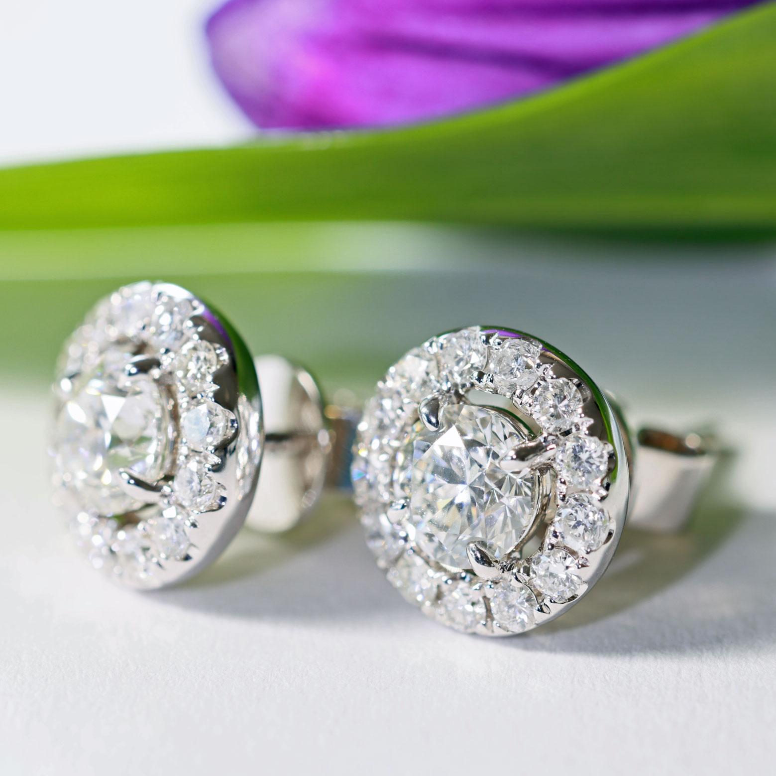 GIA certified full Cut Brilliant Earrings total 1 ct TW / VVS-VS White Gold 18 kt