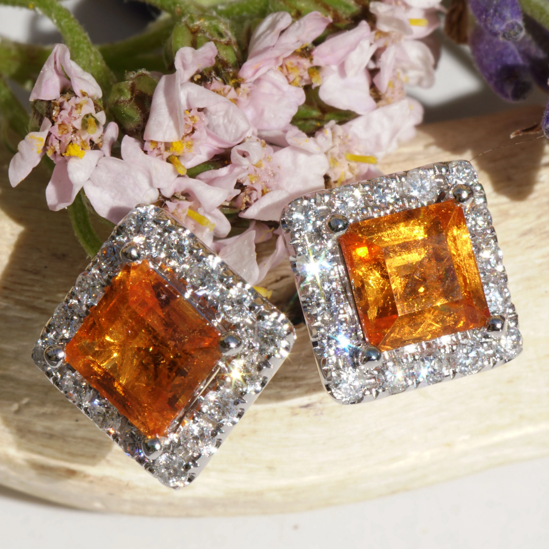 Mandarin Granat Brillant Ohrstecker AAA 8,5 mm W / VS-SI 750er Weissgold Top Farbe leuchtend orange