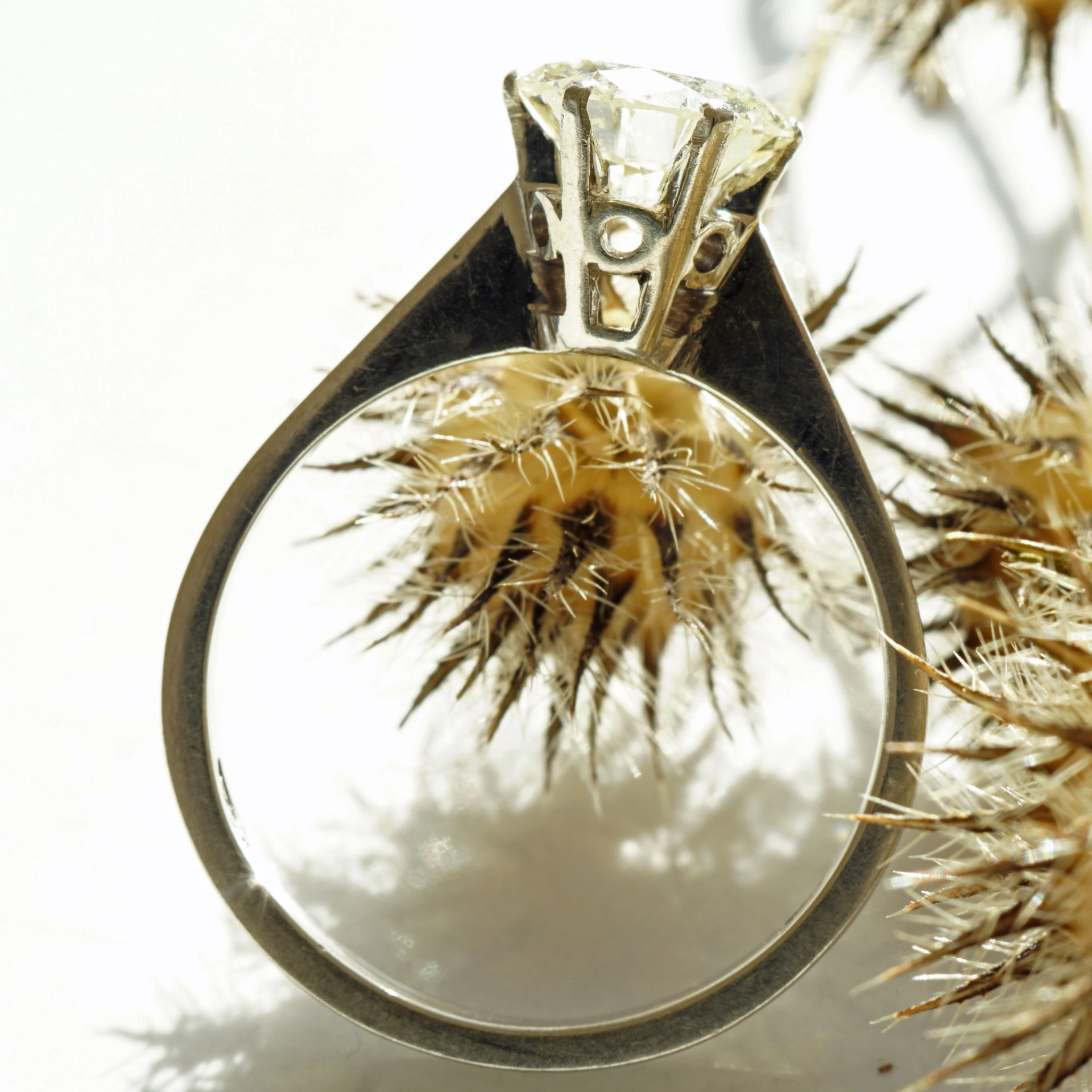 Brillant Ring 1.50 ct W-TCR / Lupenrein-VVS 7,4 mm D. Schliff sehr gut, 750er Weissgold