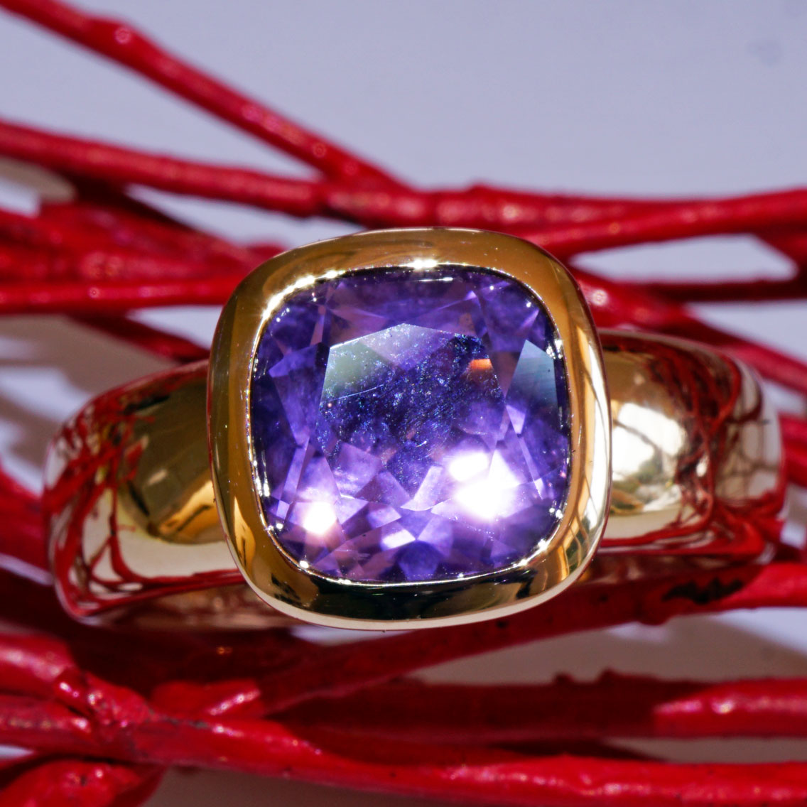 Amethyst Ring 750 Rose Gold Valenza..... bella Italia.... small Cardinal Ring... so trendy 