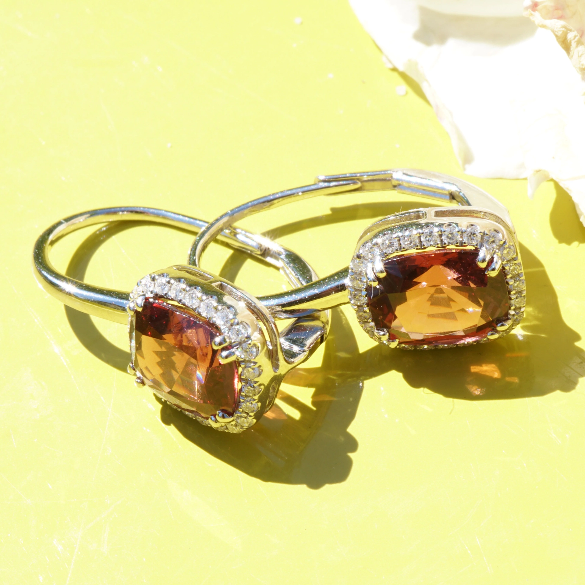 Spinel Diamond Earrings 18 kt Whitegold....from Burma popular Color 