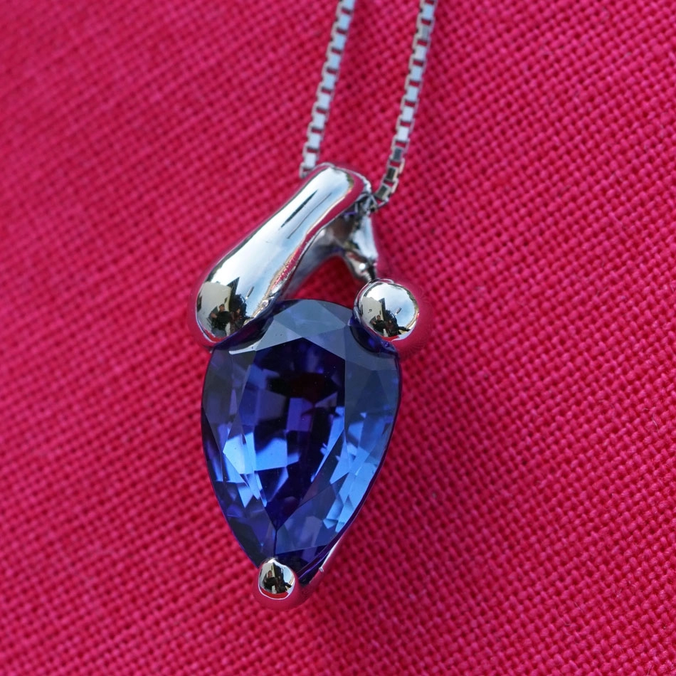 Tansanit Anhänger mit Kette in Platin