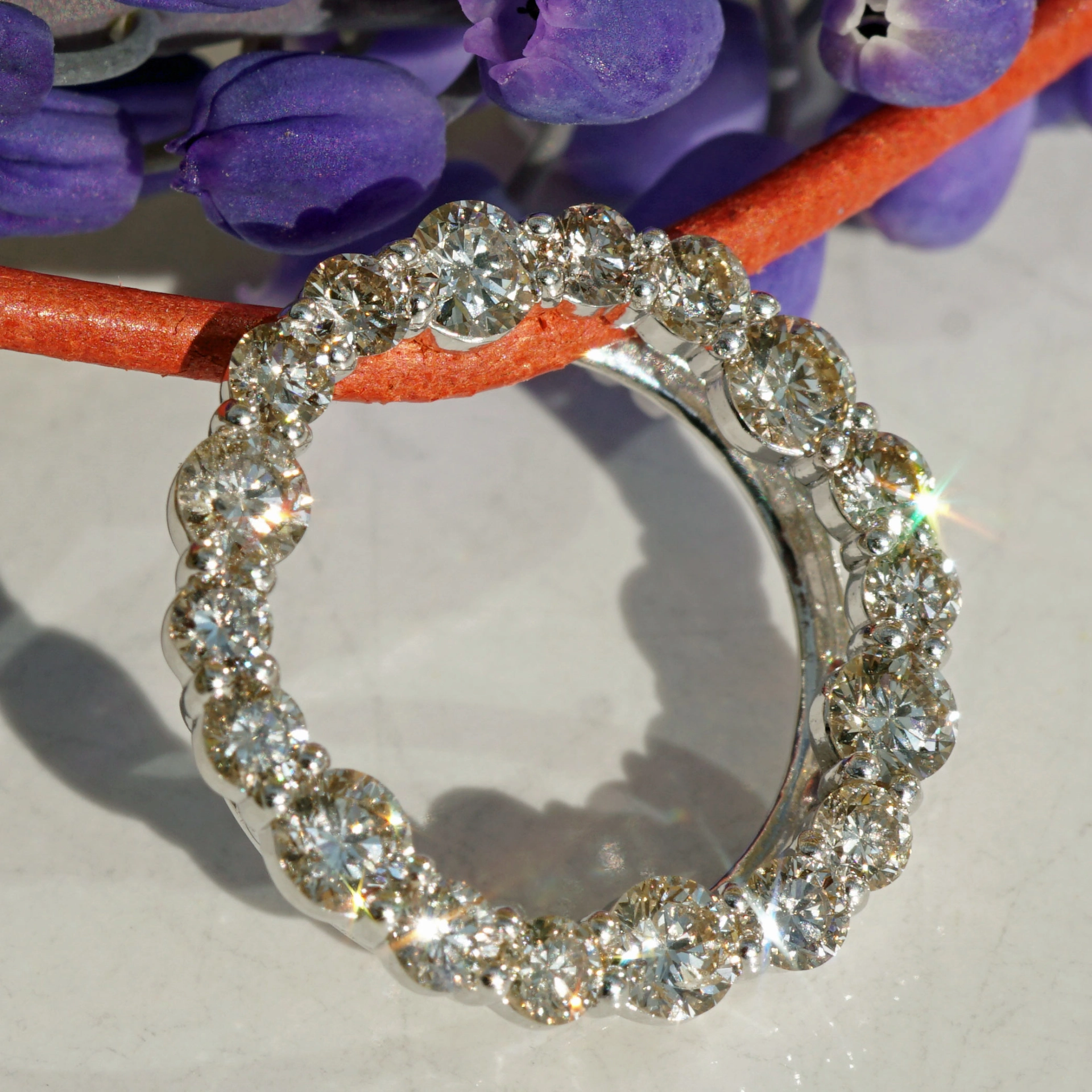 Brillant Anhänger 1 ct W SI 750er Gold 17 mm D. m. Kette 44,5 cm lang