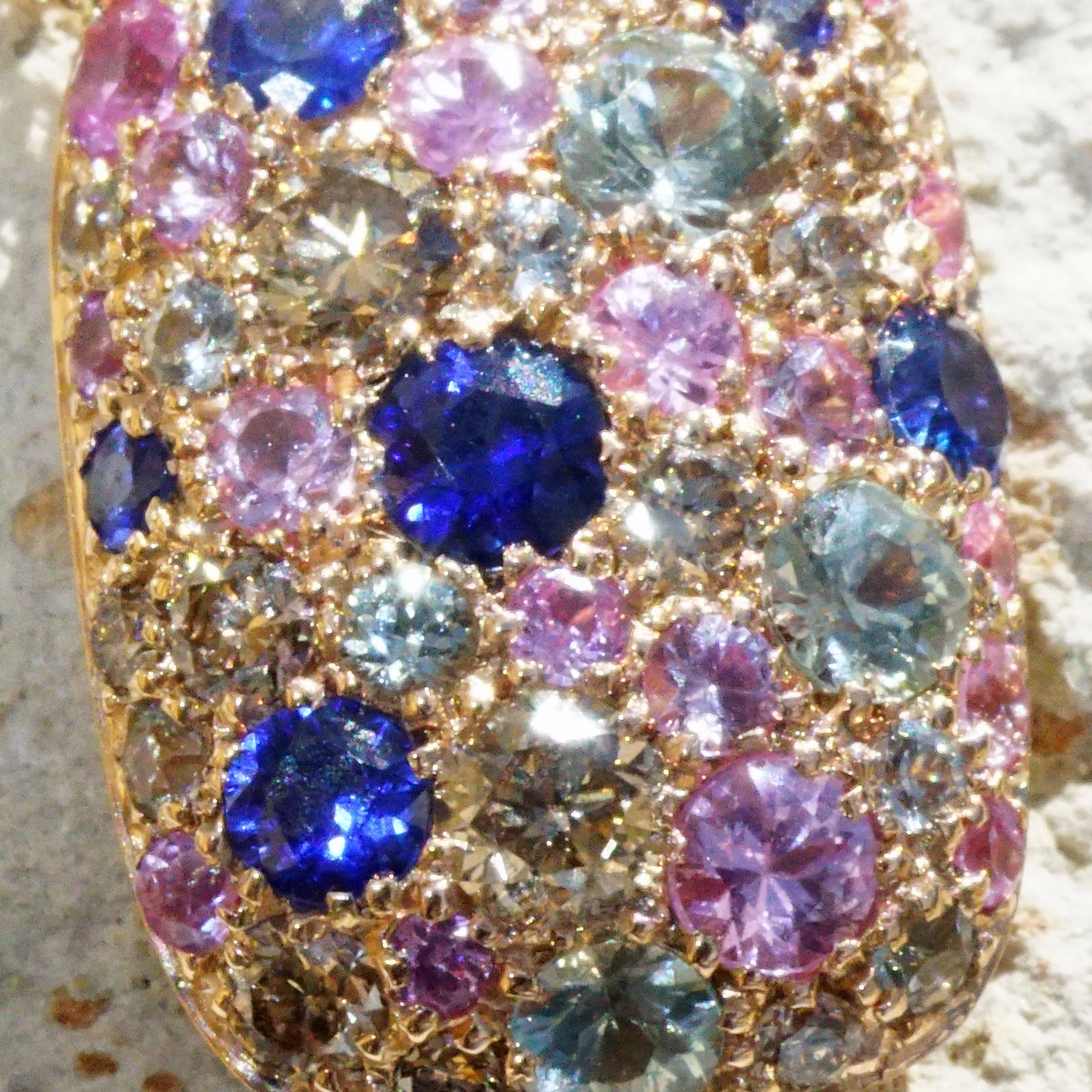 Saphire Diamond Earrings...18 kt Rose Gold...wonderful Play with Colors
