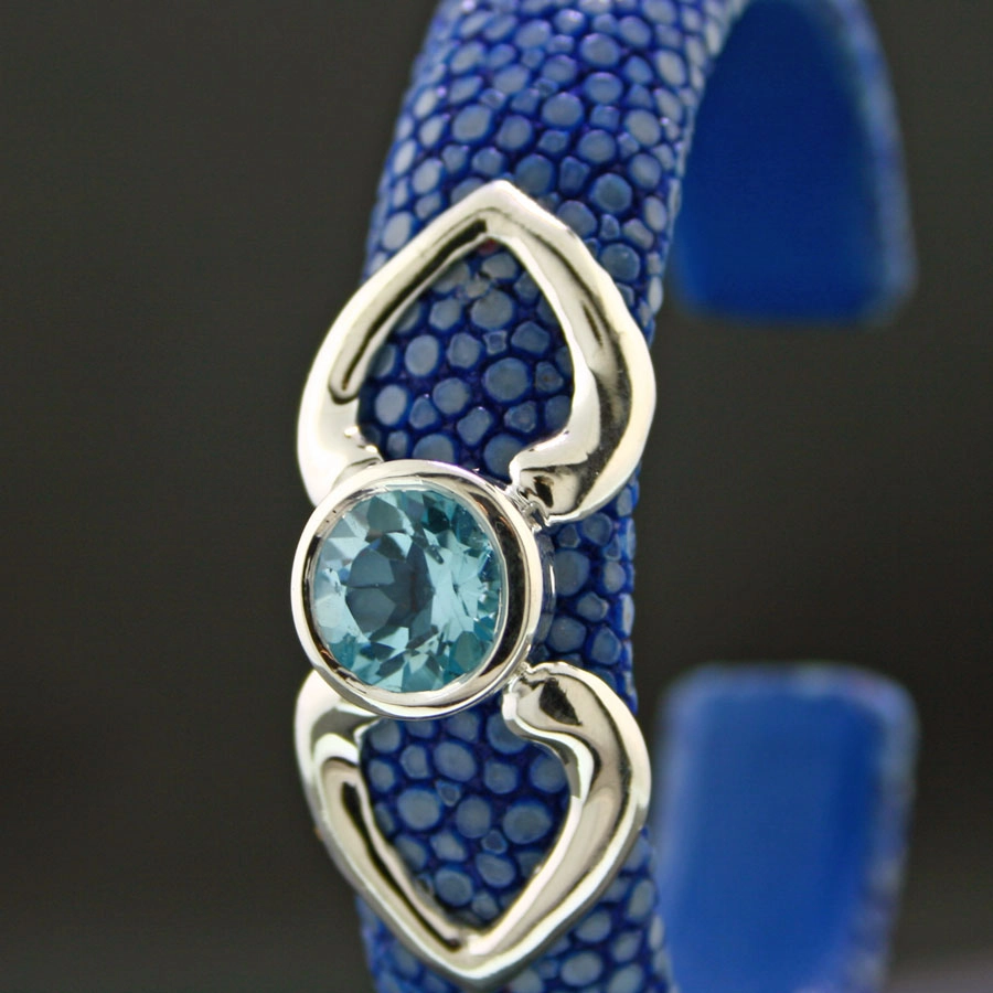 Topas-Rochenleder-Armreif, 925/-Silber
