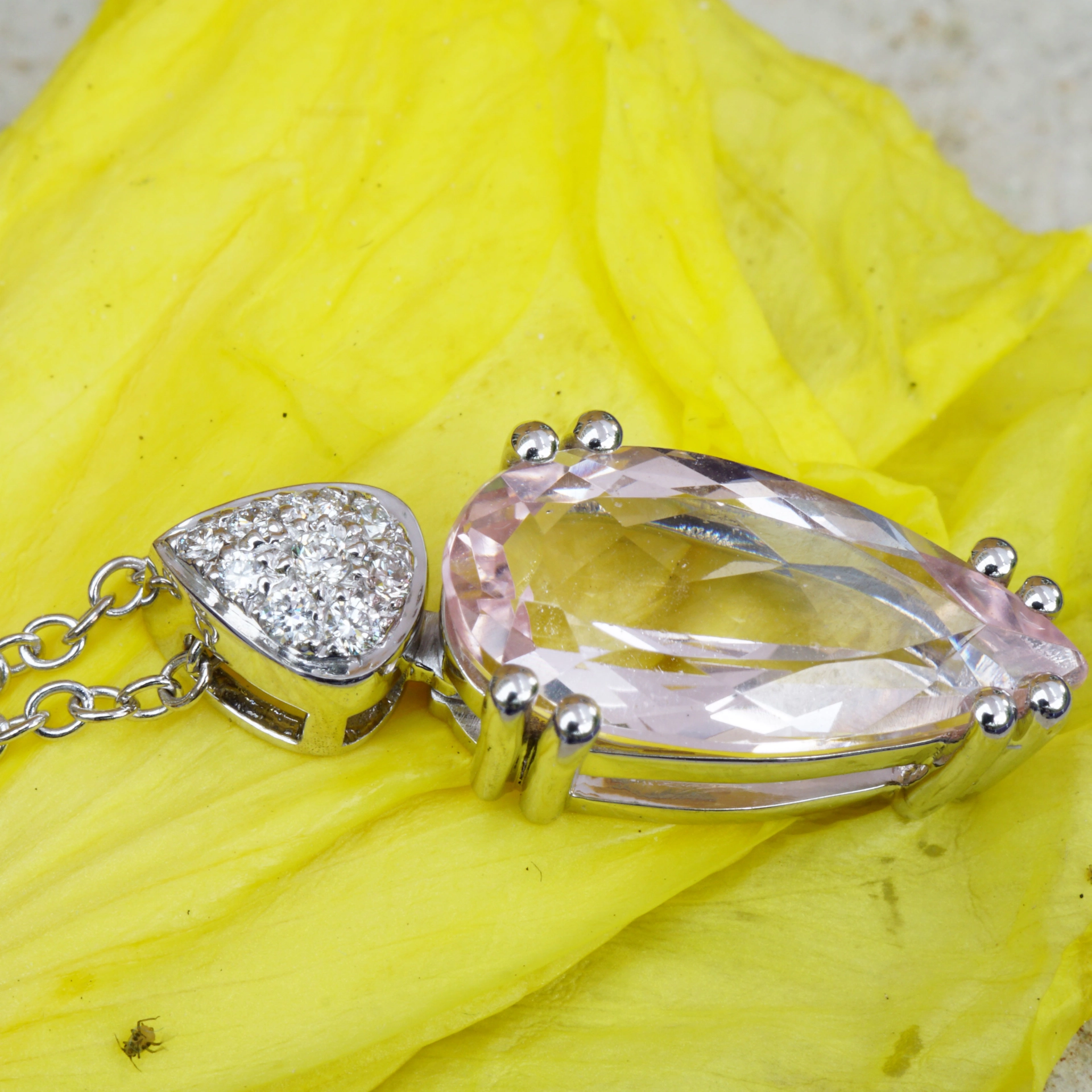 Morganite Diamond Pendant Whitegold 18 kt.....makes you want to get up in the morning