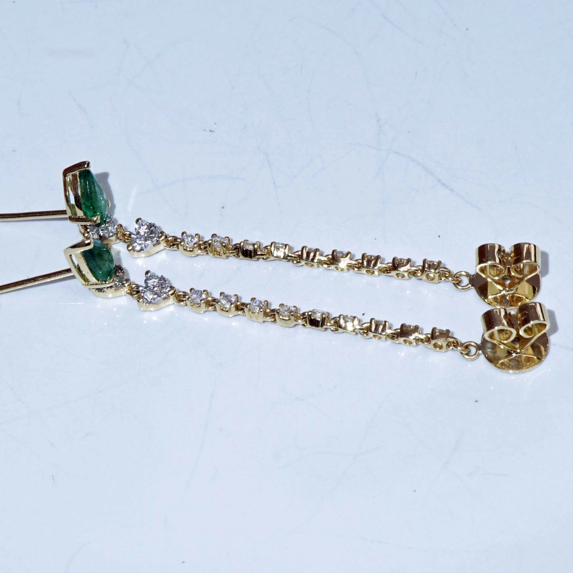 Emerald Brilliant Earring Studs 18 kt Yellow Gold...Chain Style very trendy