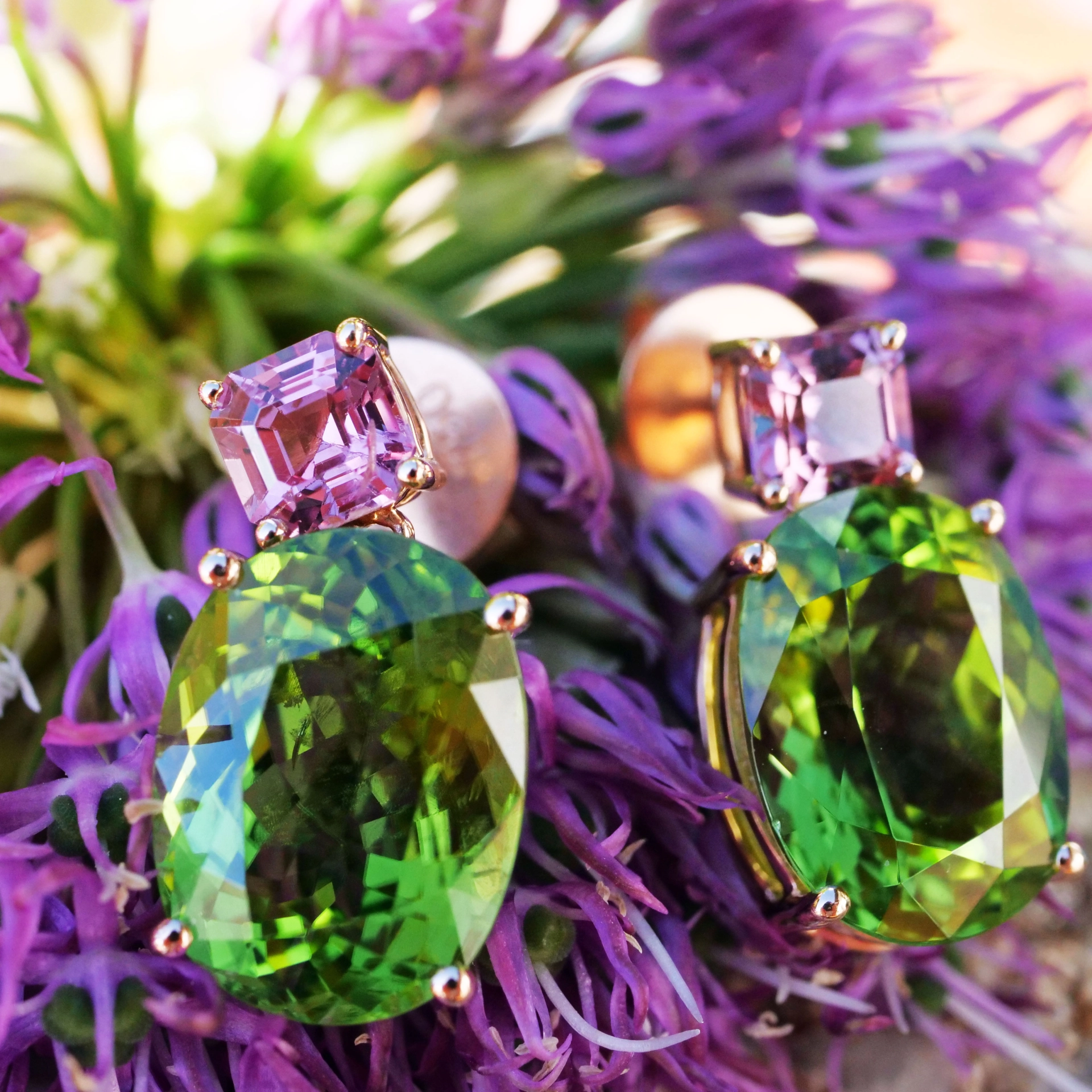 Spinel Peridot Earsticks 18 Rosegold from Burma and Afghanistan...great Color