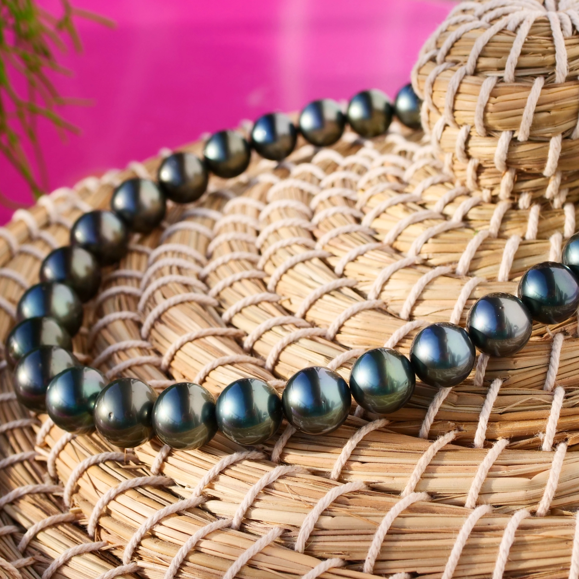 Tahiti Zuchtperl Collier 15,3 x 12,0 mm AAA-AA+ schwarz-antrazit toller Lüster tolle Größe