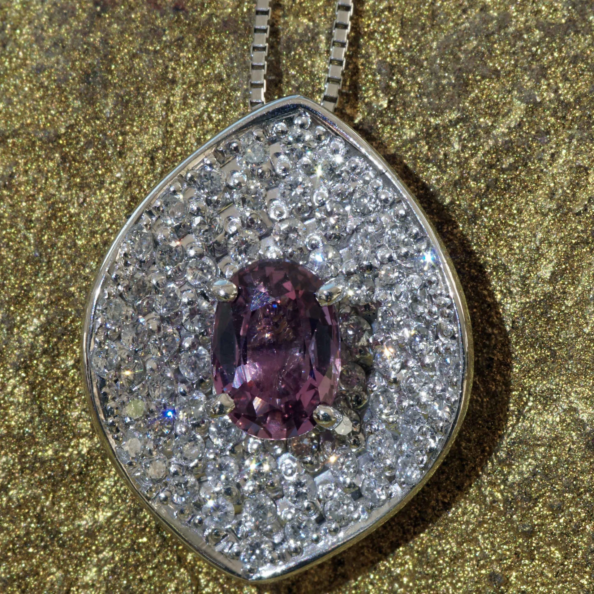 Saphire Brilliant Pendant 900 Platinum purpur violet ...incredible luminous Color