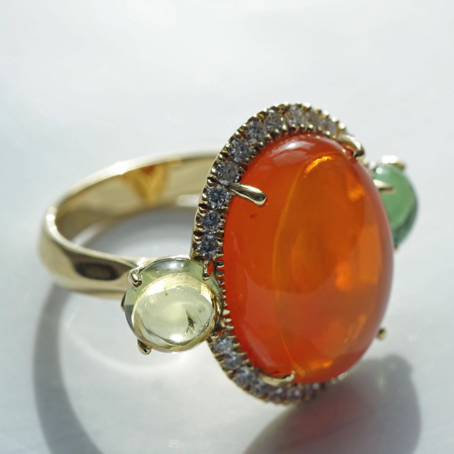 Fireopal Turmalin Ring 18 kt Yellowgold made in Valenza Springcolors