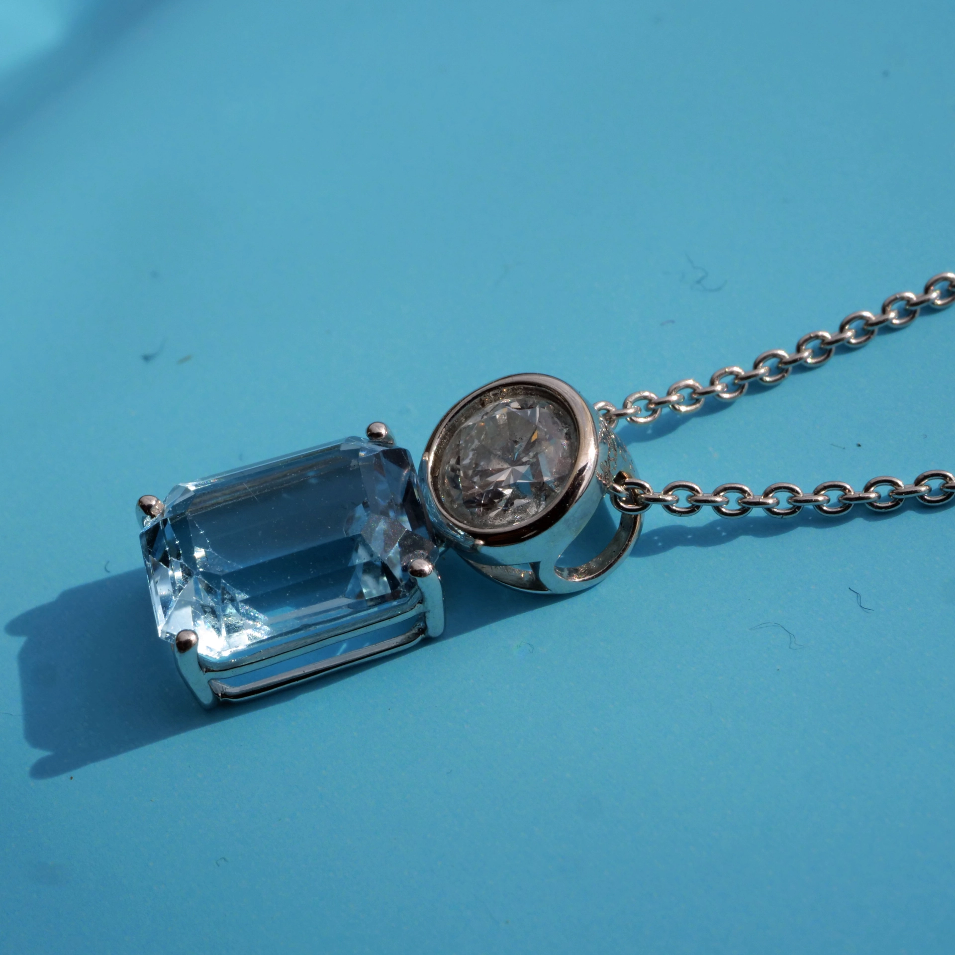 Aquamarin Brillant Anhänger m. Kette 750er Weissgold 1.82 ct 0.42 ct....blue ice