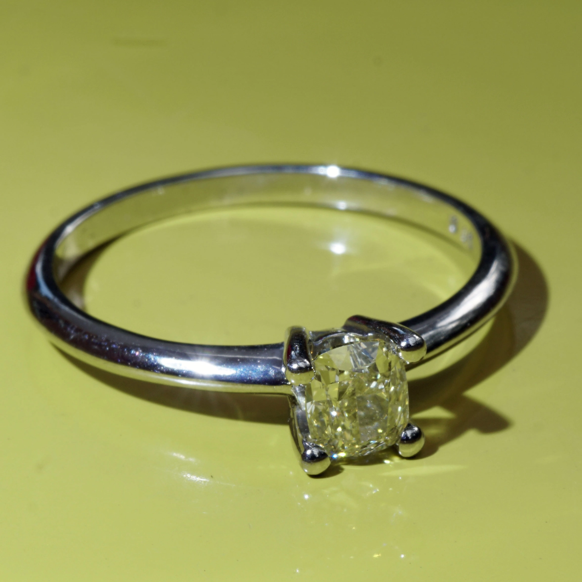 Fancy Yellow Diamond Engagement Ring 0.41 ct 18 kt White Gold Natural Color HRD Certificate