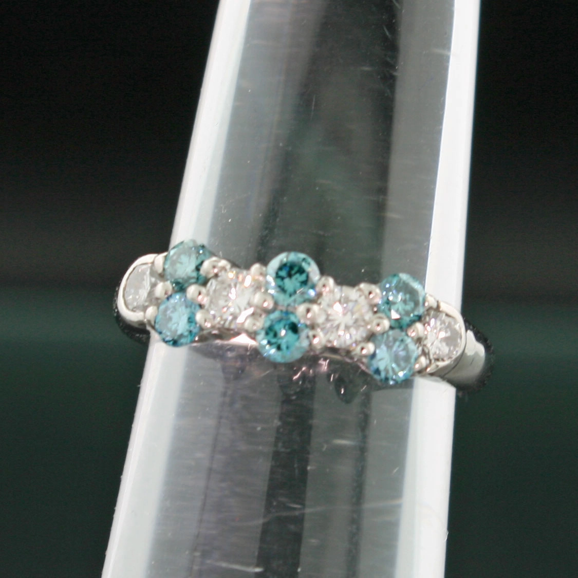 Brillant-Ring-weiß-blau-1.10 ct