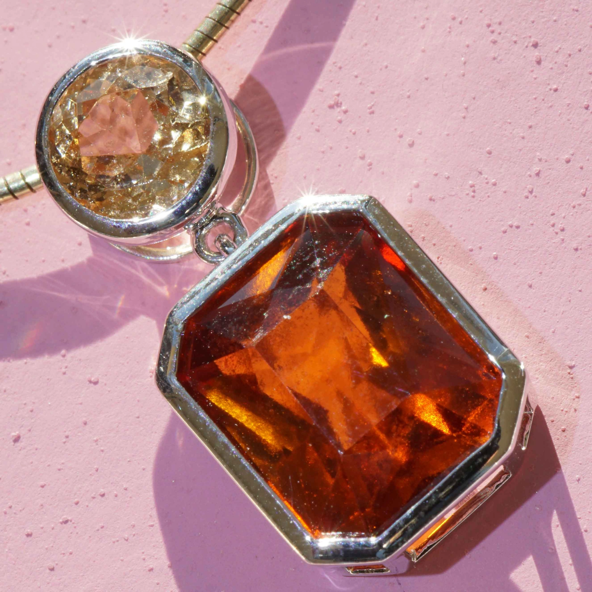 Neverseen this volcanic Color of Hessonit Garnet