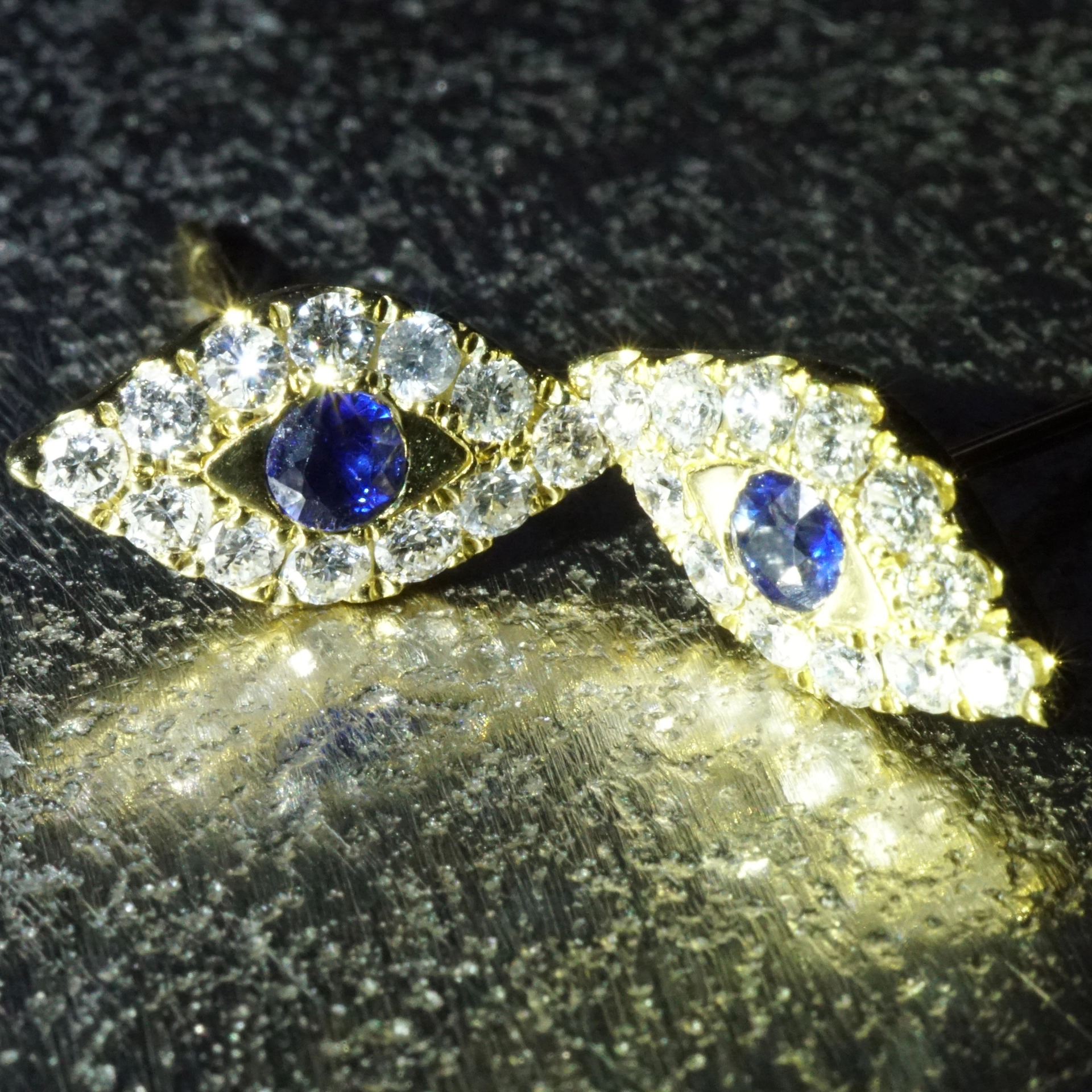 Just a nice Shape...Navette Earrings 18 kt Gold fine Gems
