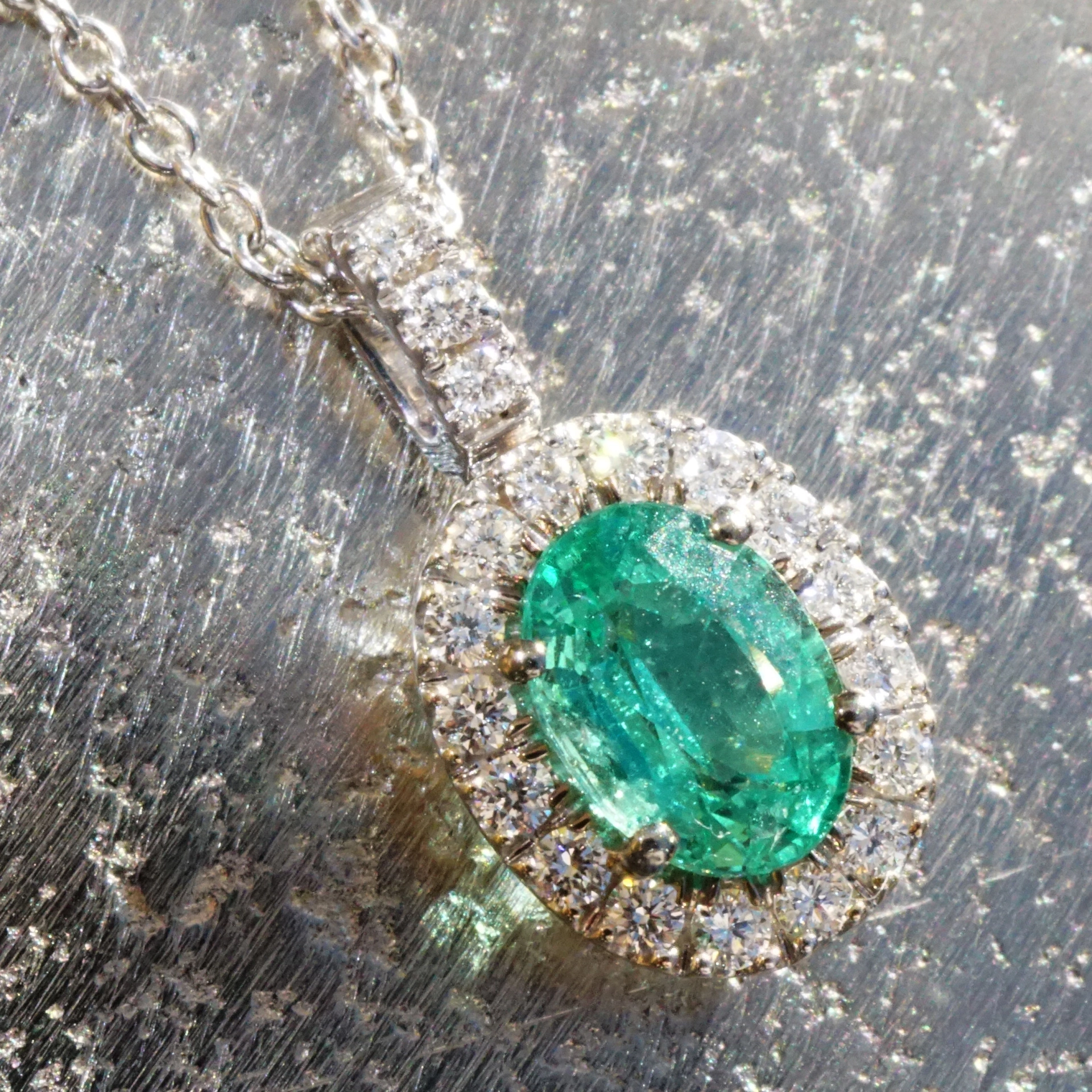 Top Emerald Brilliant Pendant with Chain 18 kt White Gold 0.73 ct AAA+