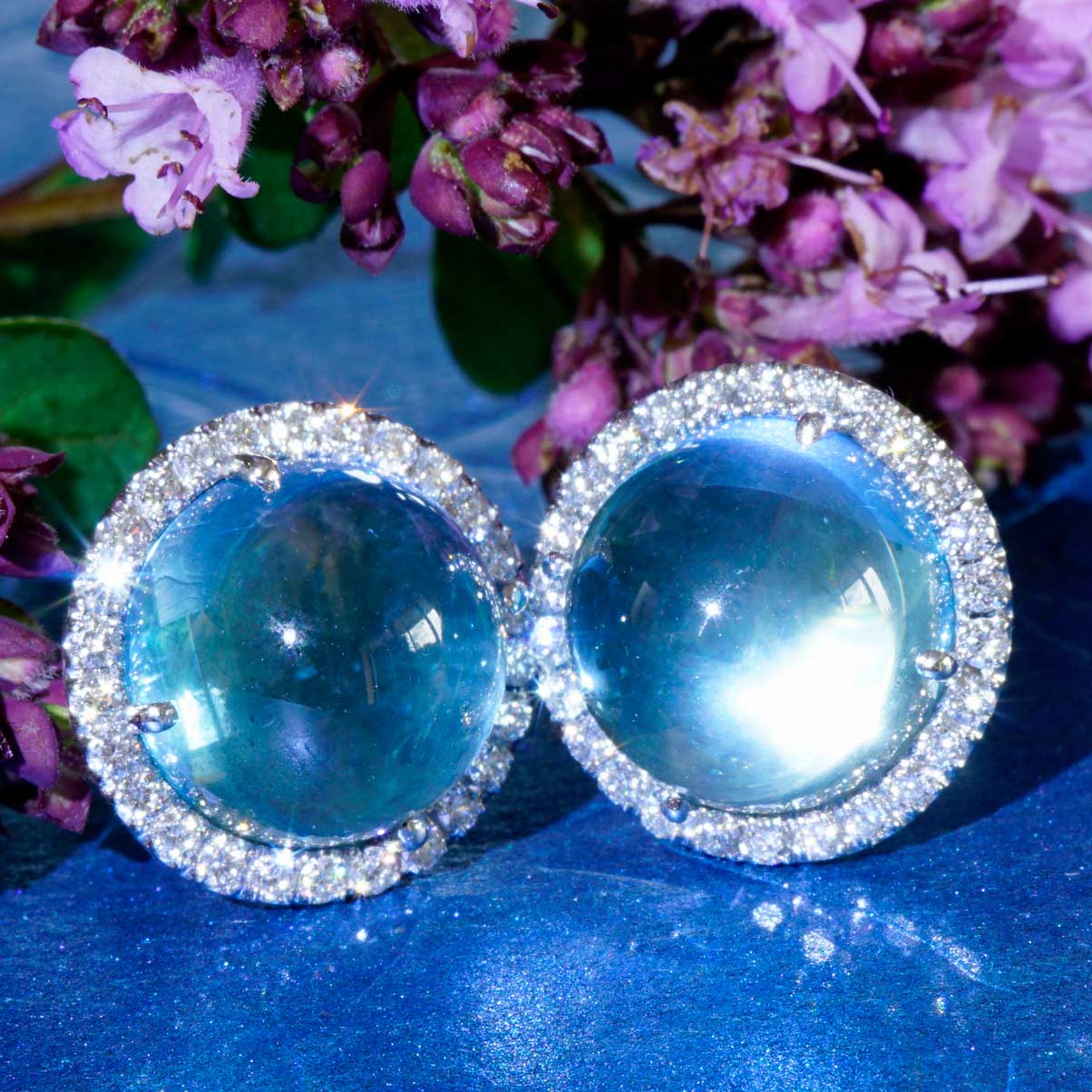 Bluetopas Brilliant Earstuds..deepblue Bubble...18 kt Whitegold....magical World